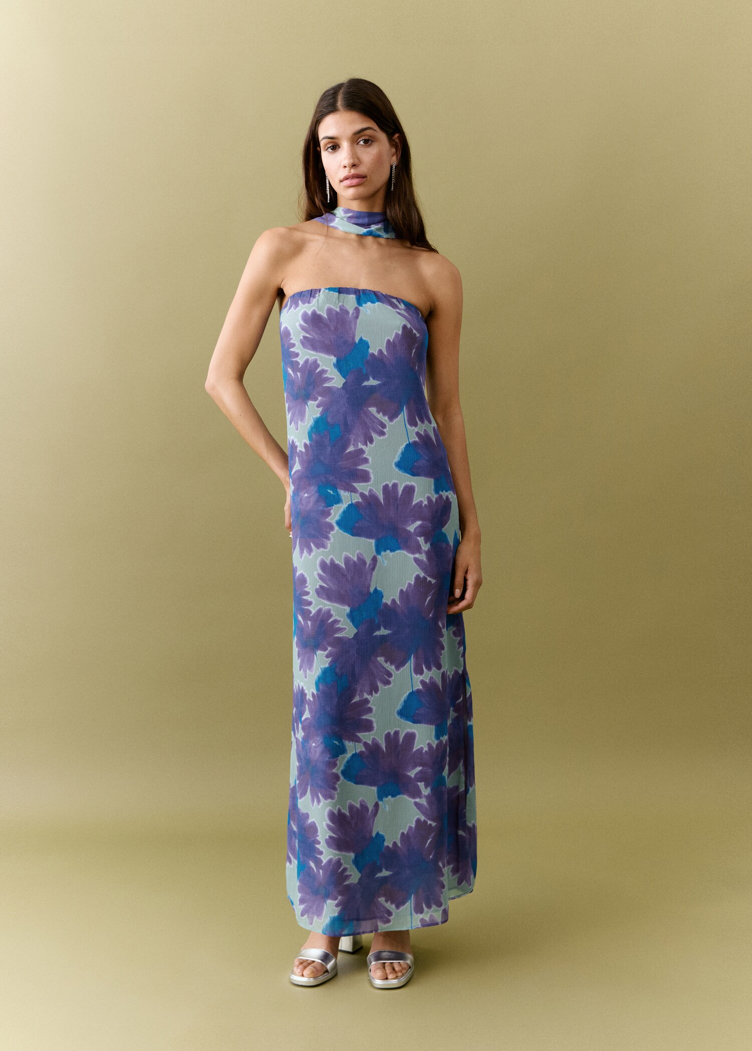 فستان .-- gardenia - رؤية عامة