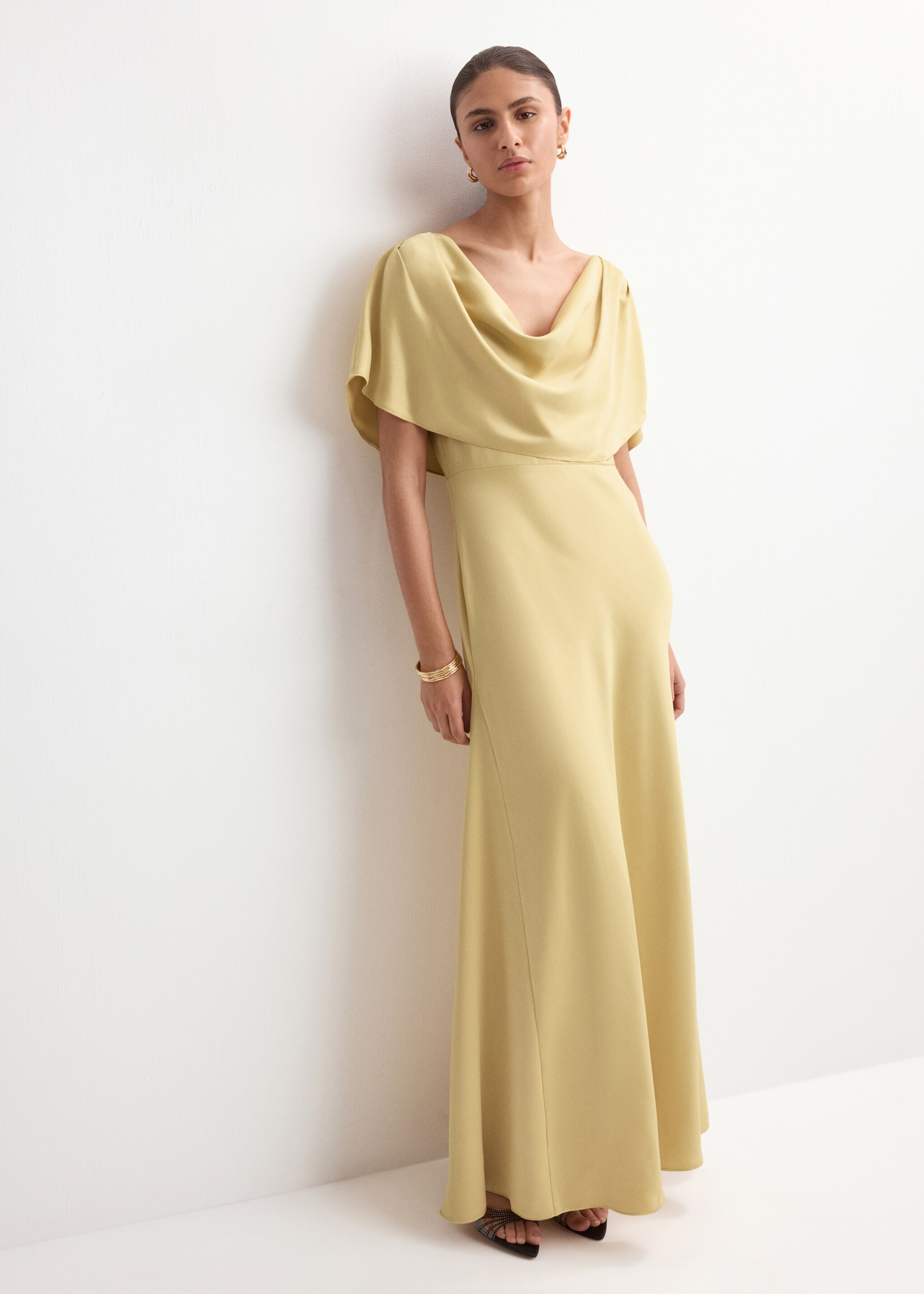 Long dress with draped neck - General plane, Beige. Ref: 27005822-00.