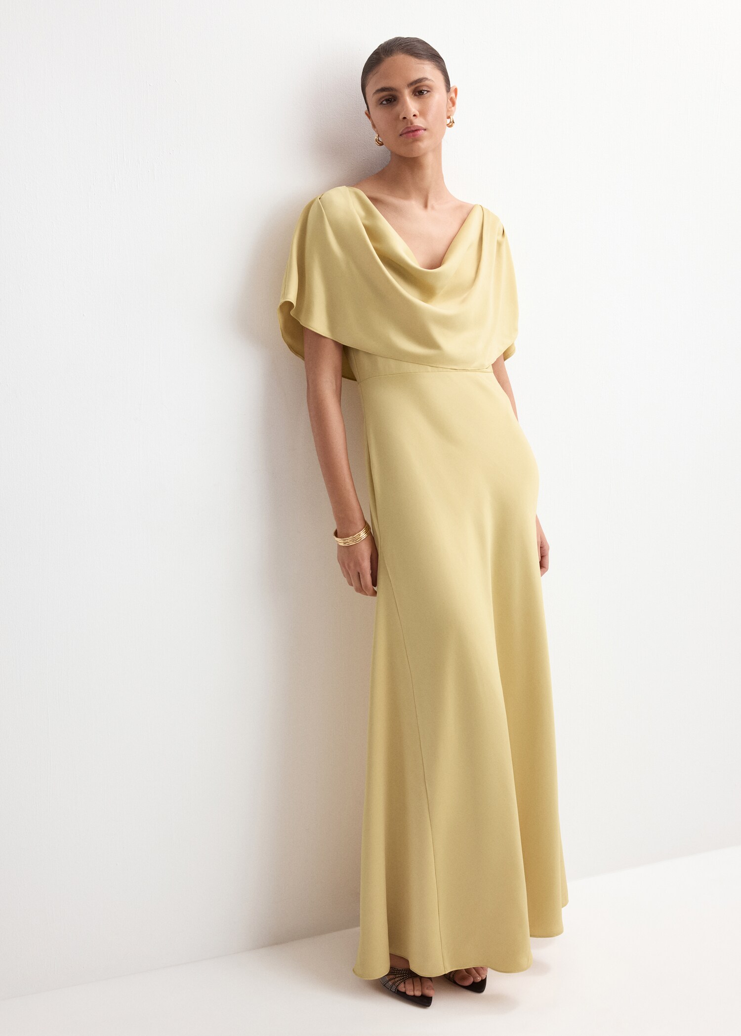 Long dress with draped neck - General plane