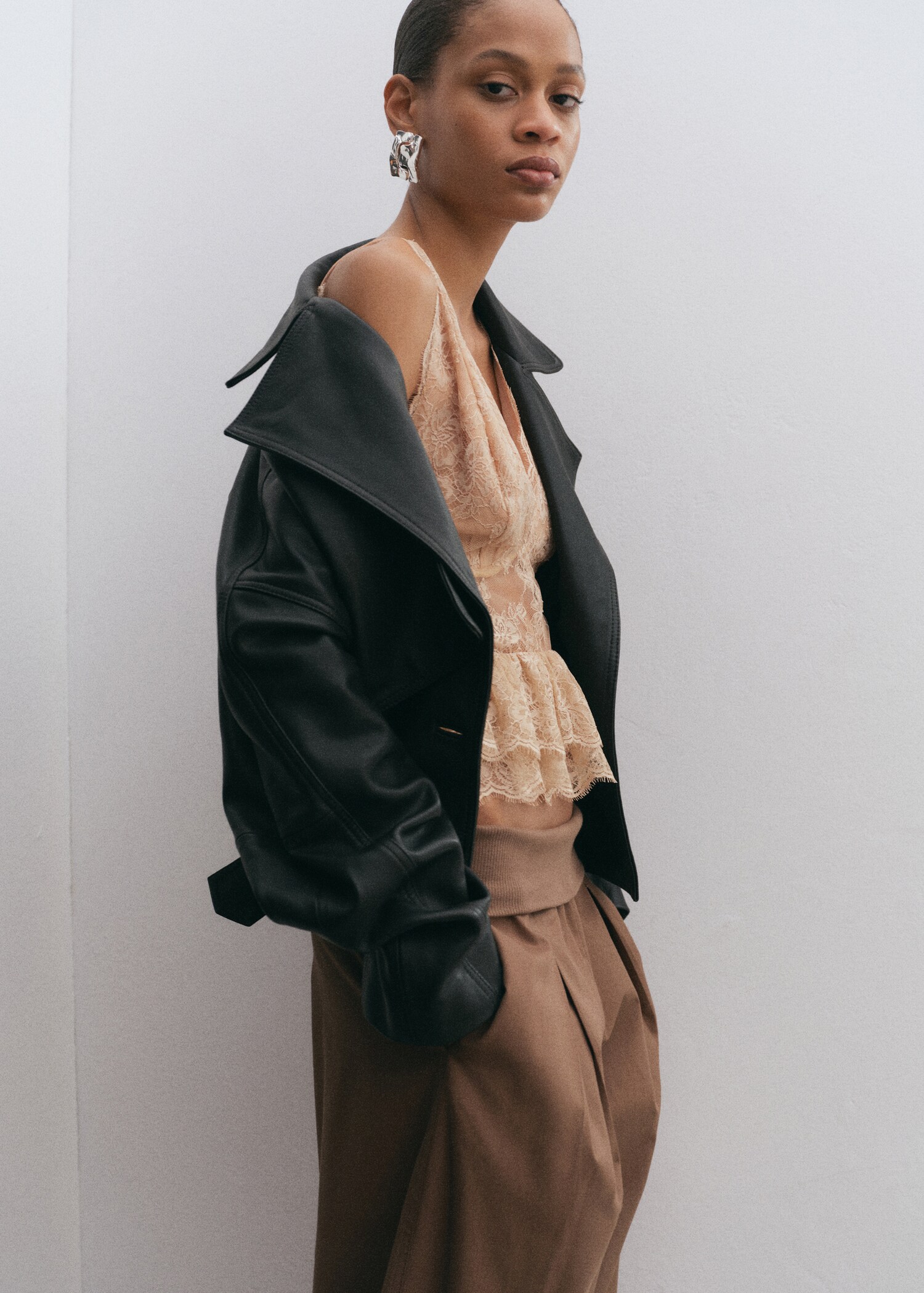 أقراط معدنية مربعة - رؤية عامة