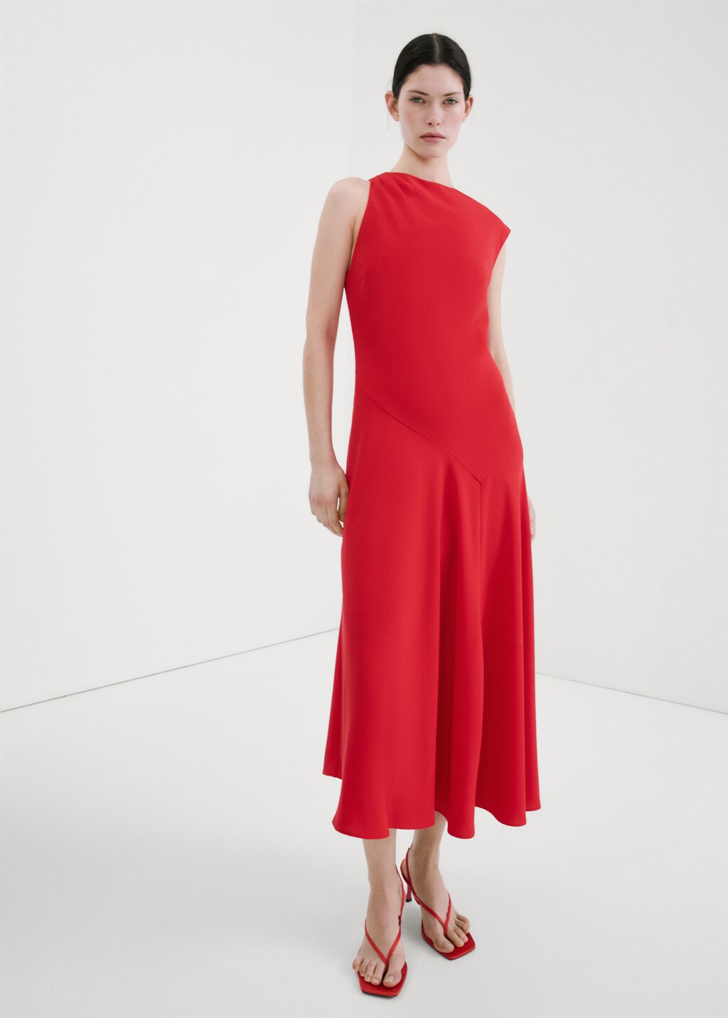 Midi dress with asymmetrical sleeves
