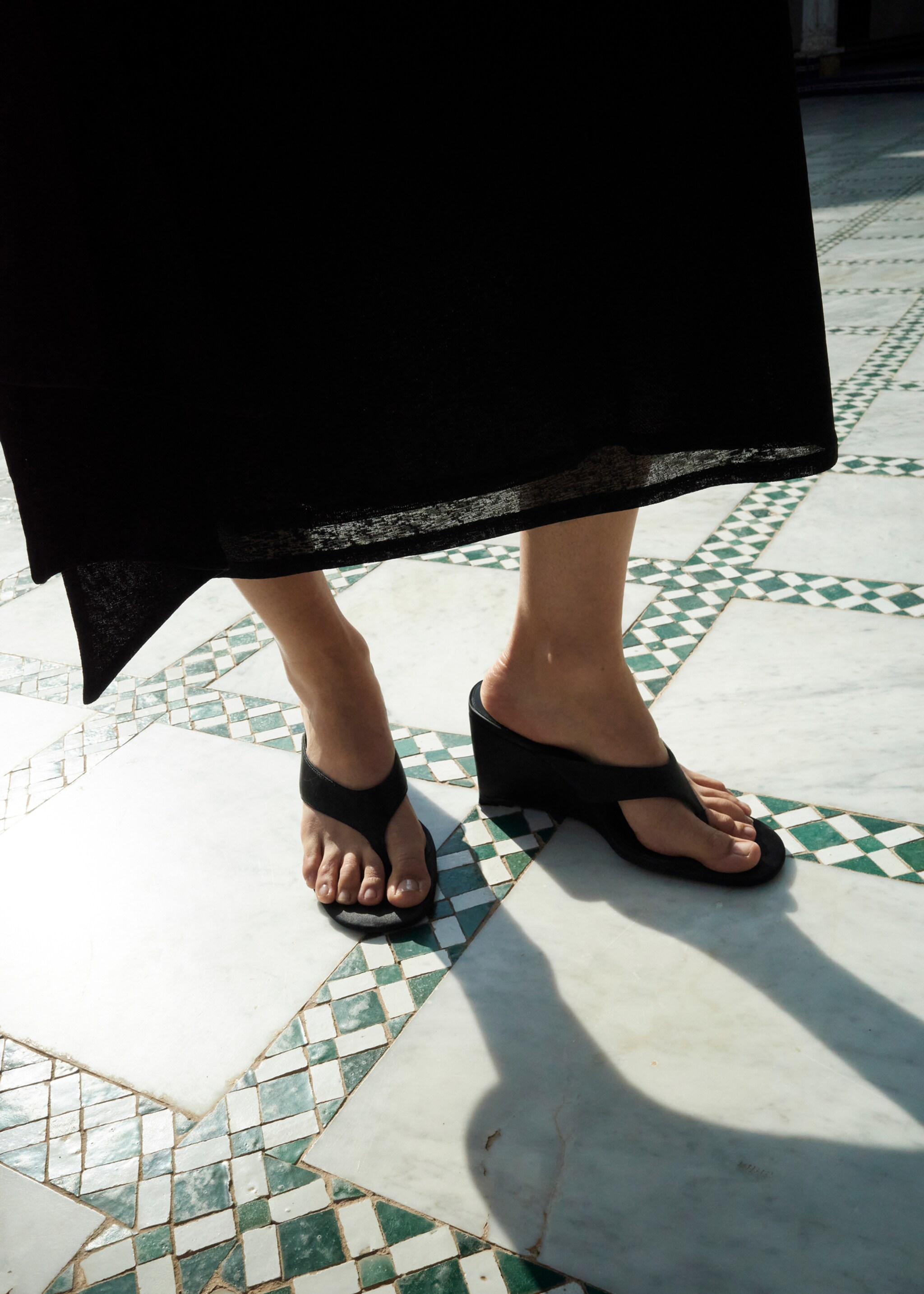 Satin strap wedge sandal - General plane, Black. Ref: 27007139-00.