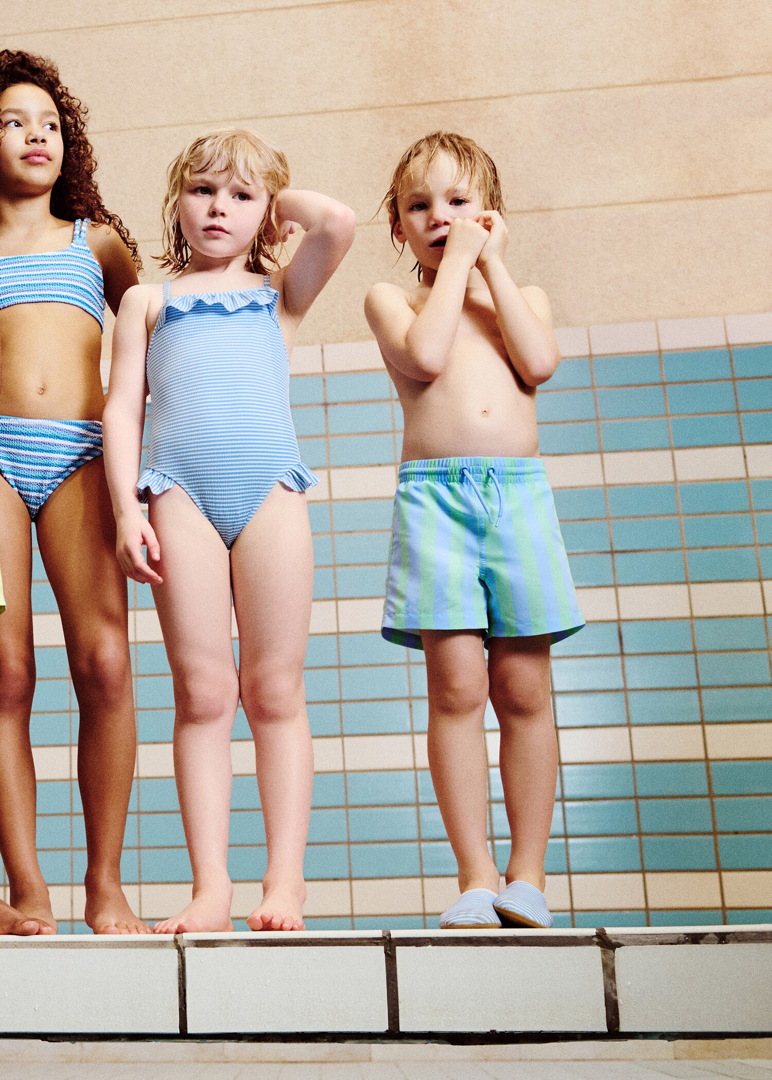 Striped swimsuit - General plane