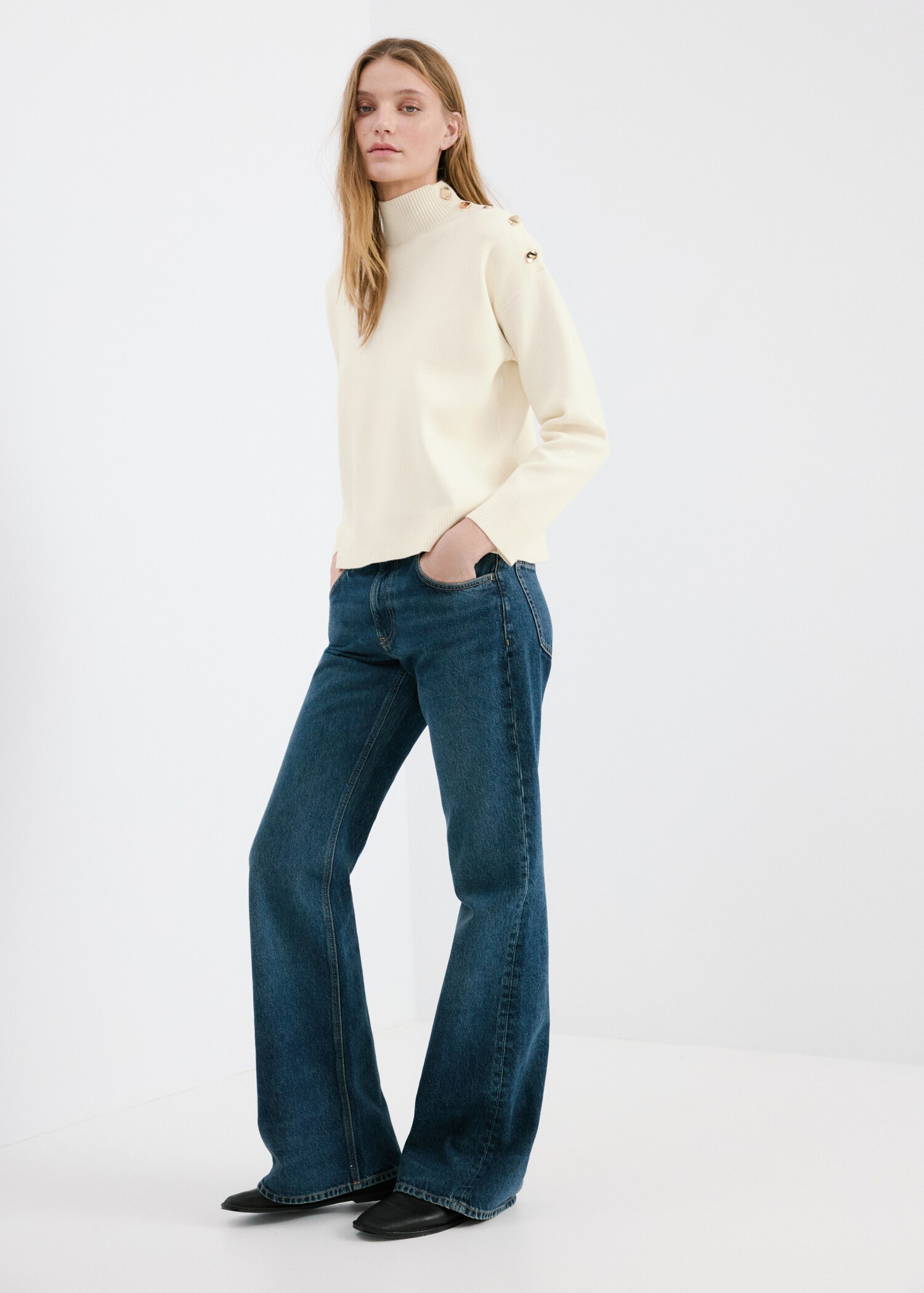 Плетен пуловер с копчета с камъни - Обща равнина