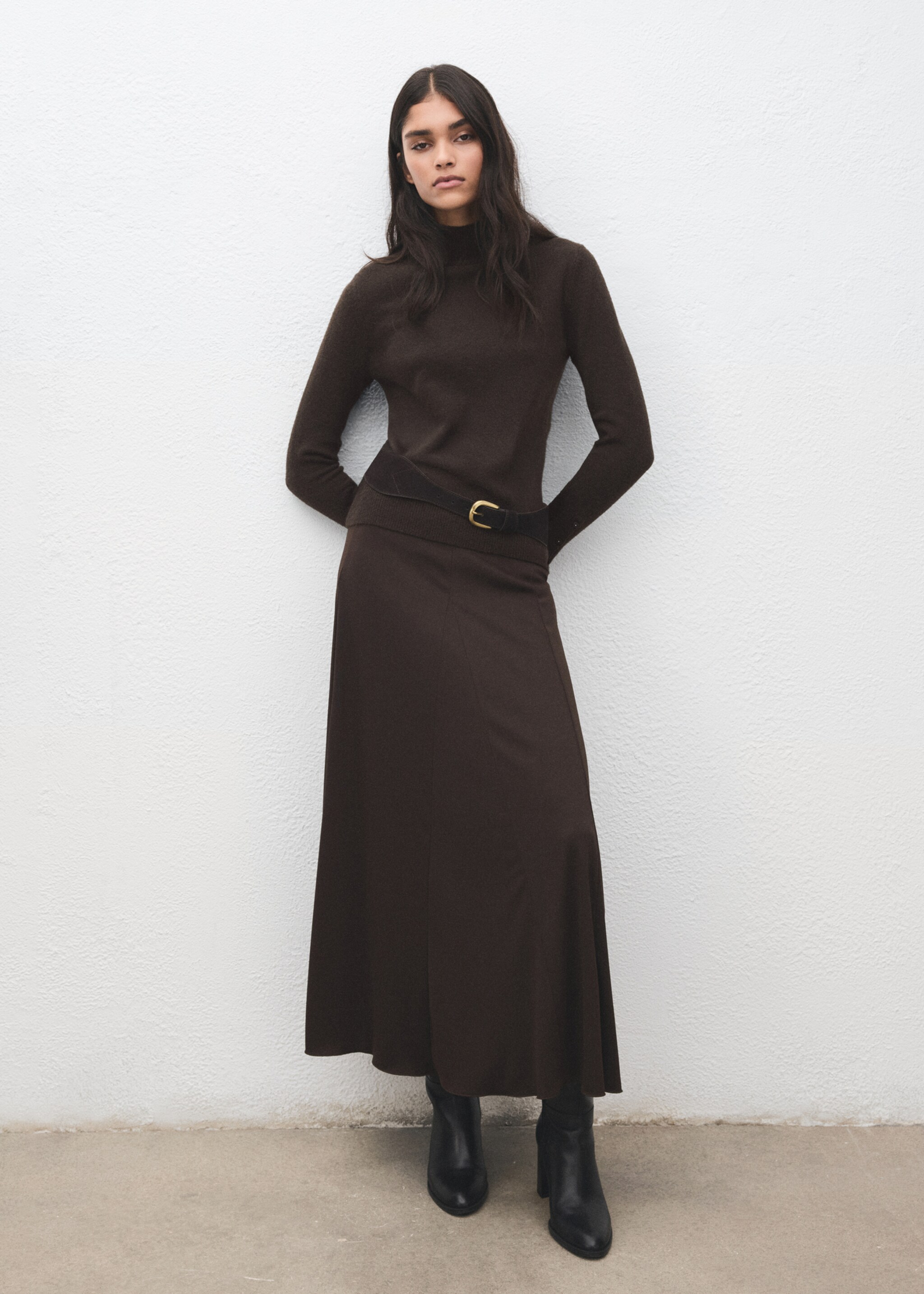 Pullover mit Perkins-Kragen und Knopfmanschetten - Allgemeine Ansicht, Schokolade. Ref: 27011288-00.