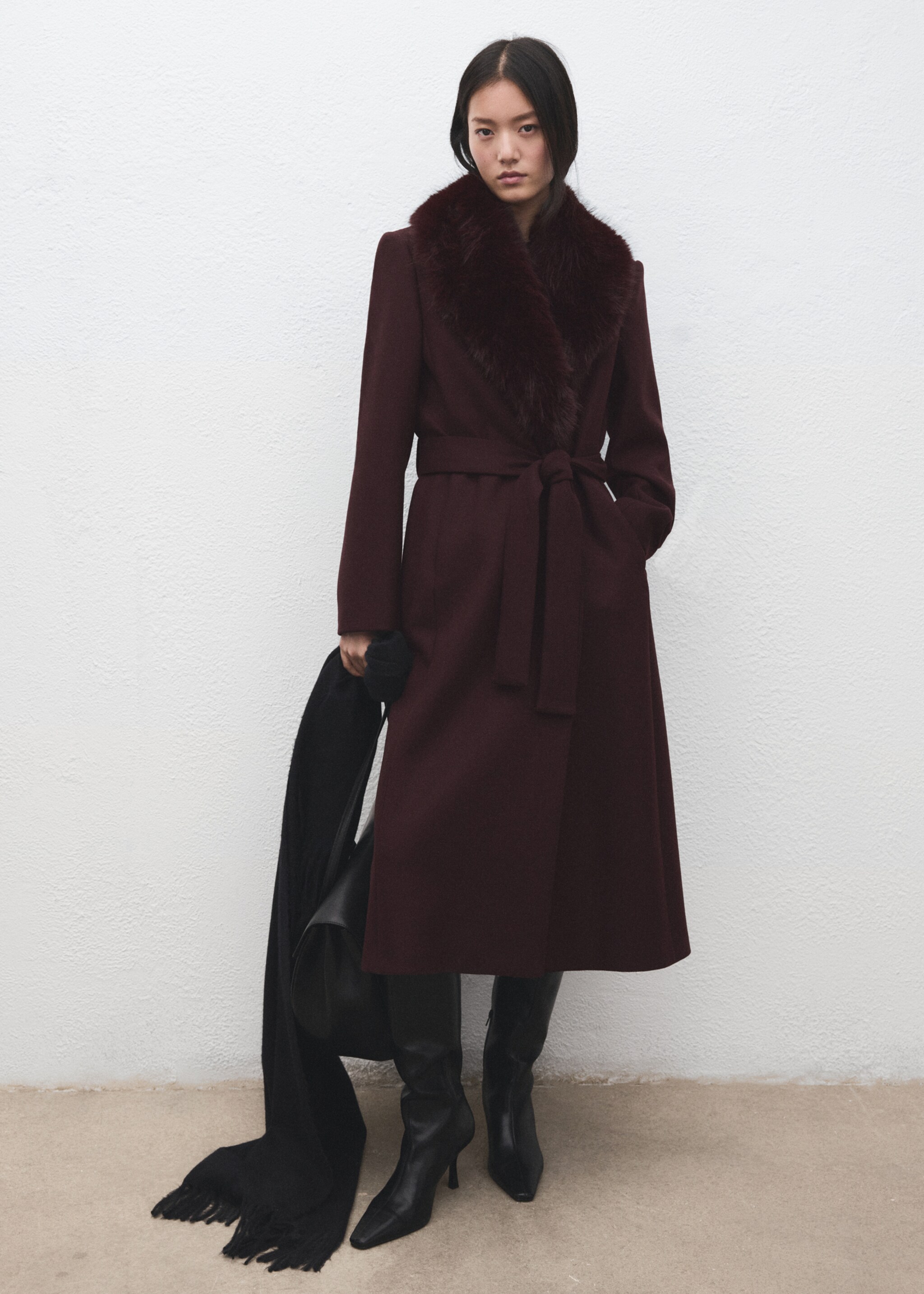 Manteco wool coat with fur collar - General plane, Maroon. Ref: 27011303-00.