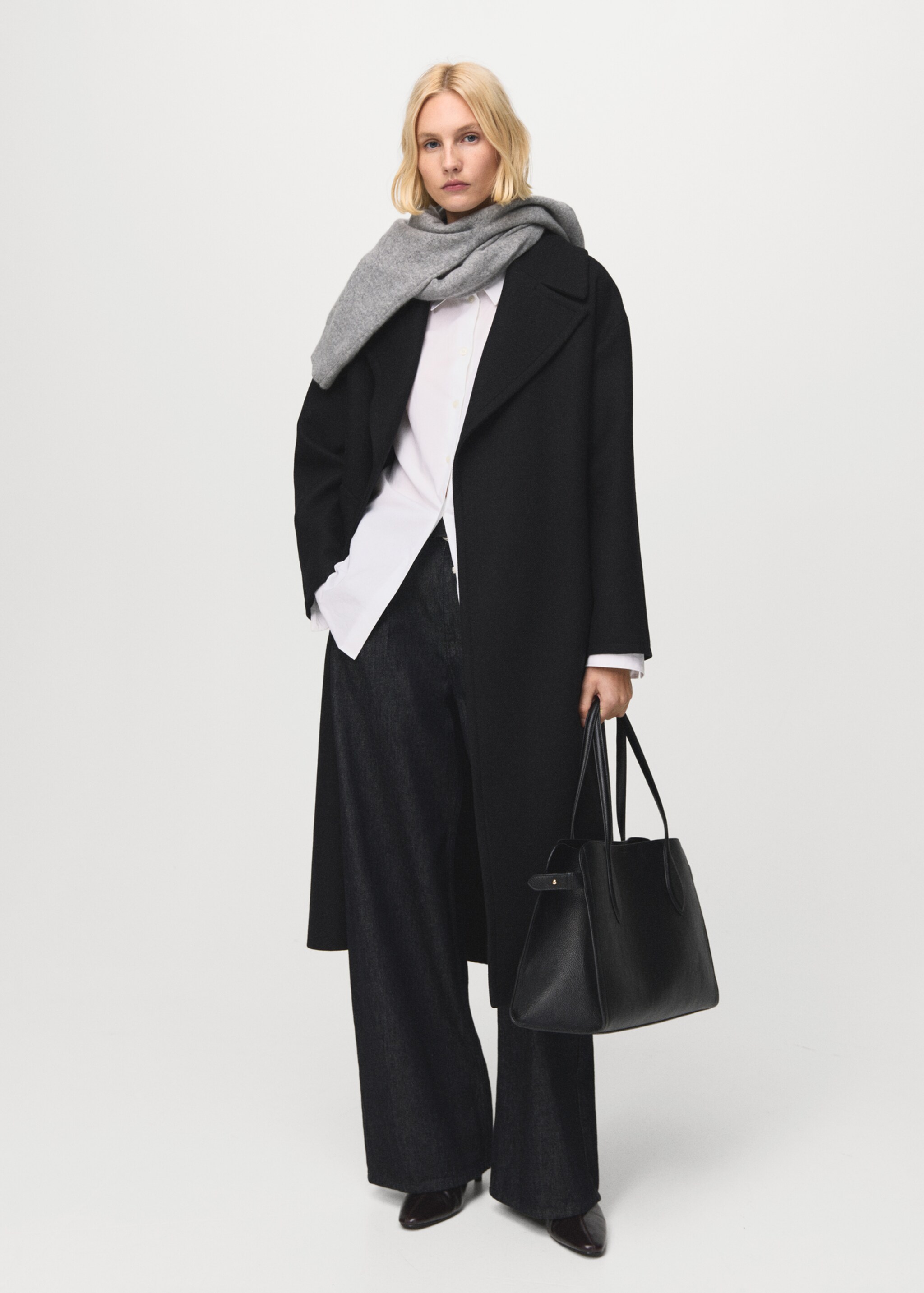 Manteco wool coat with belt - General plane, Black. Ref: 27011308-00.