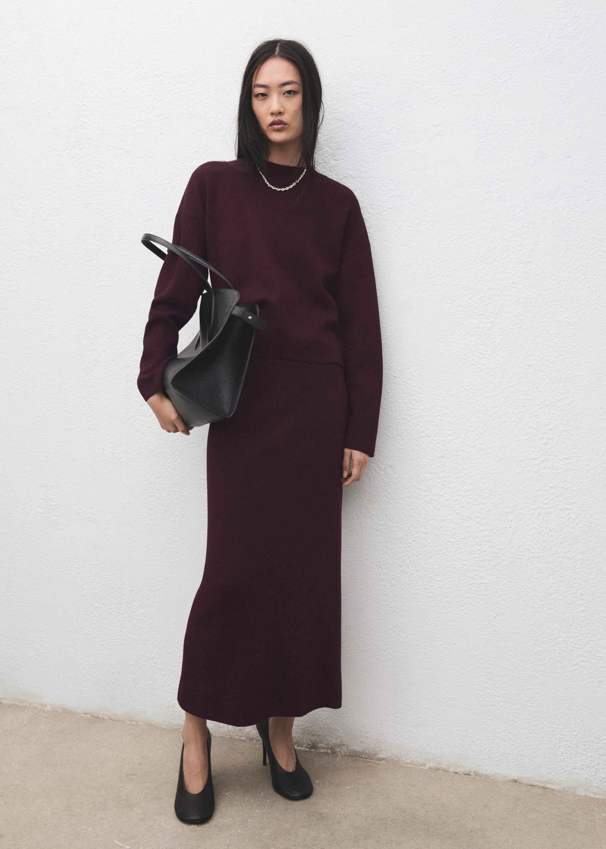 Round-neck knitted sweater - General plane, Wine. Ref: 27011318-00.