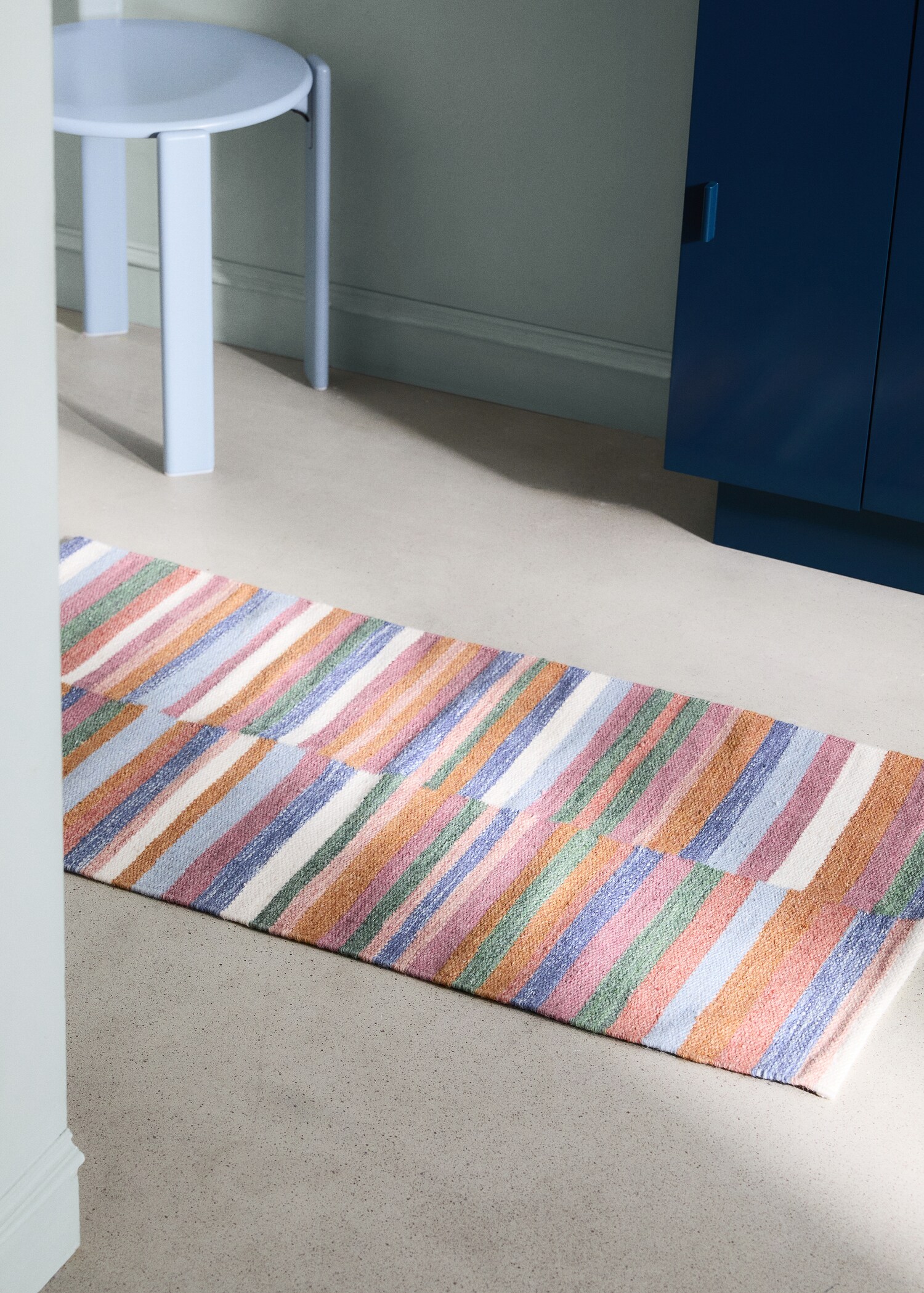 Small multicolour wool carpet - General plane