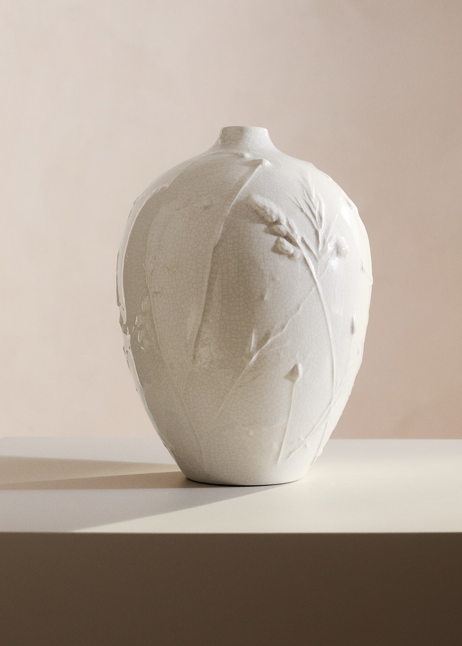 Keramikvase mit Blumenrelief - Allgemeine Ansicht