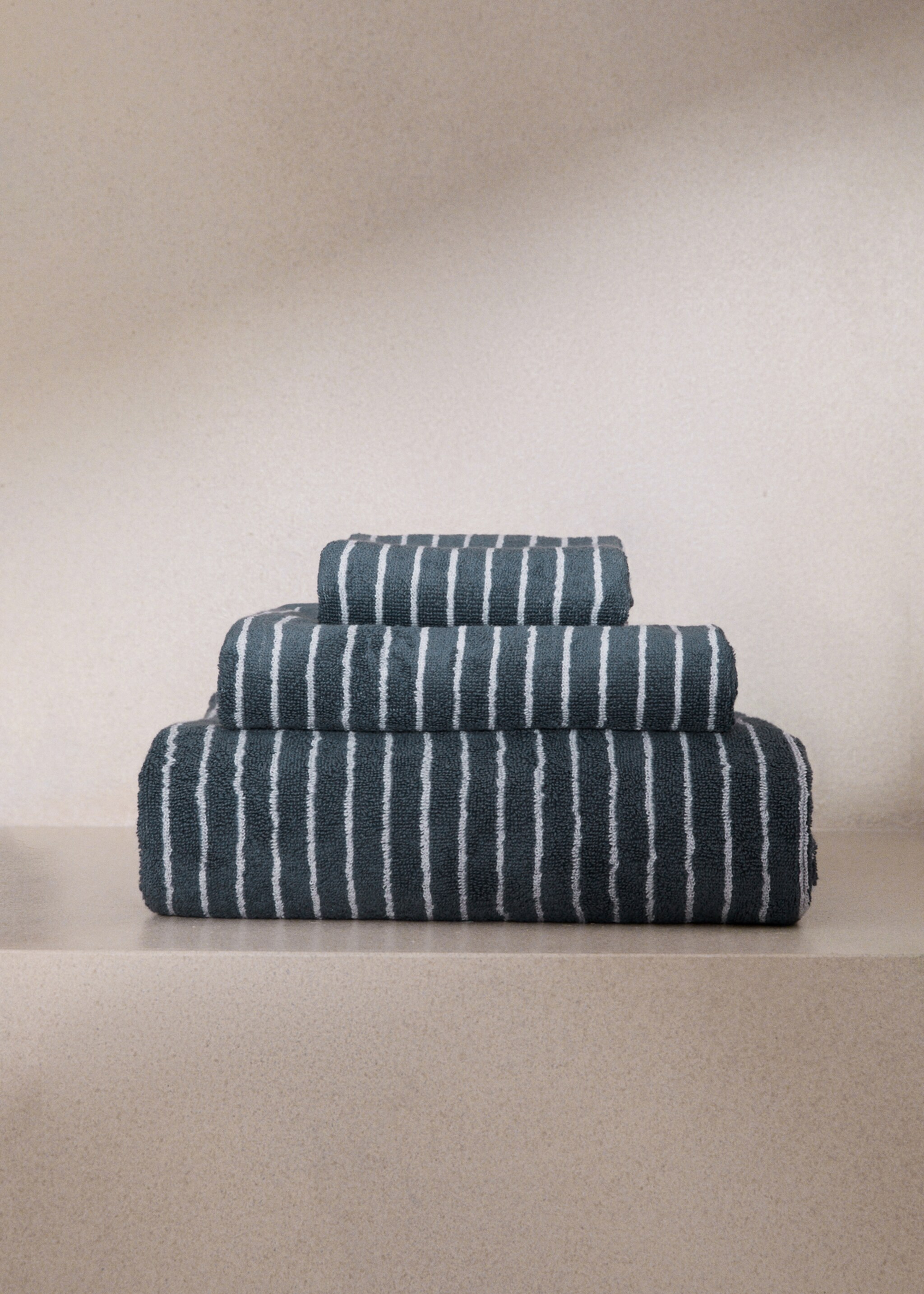 Two-tone striped cotton washcloth - General plane, Indigo Blue. Ref: 27011536-00.
