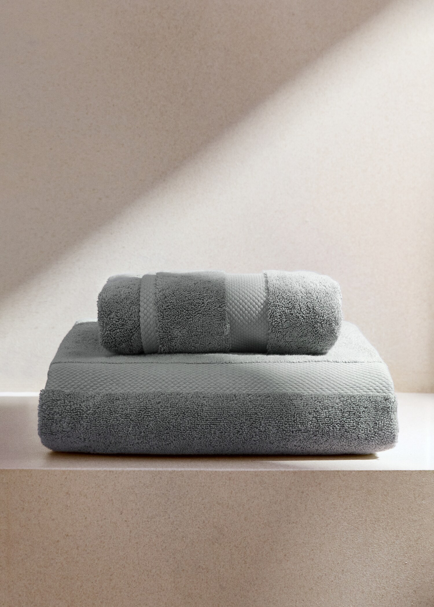 Extra-soft cotton hand towel - General plane