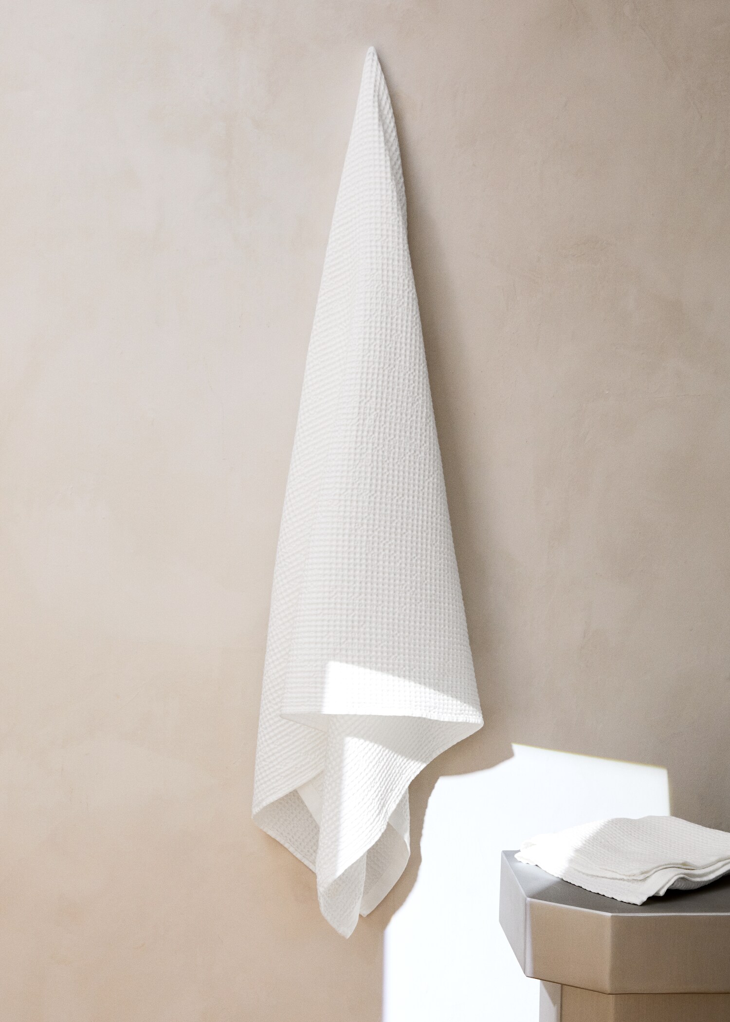 Waffle cotton terry bath towel - General plane