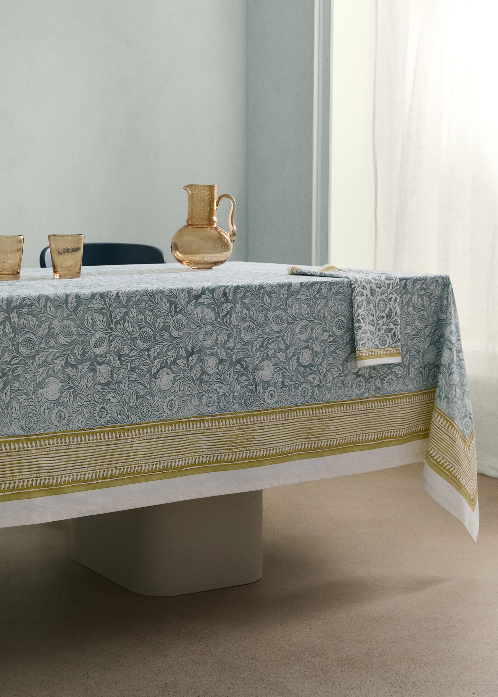 Blockprint style cotton tablecloth for 6 to 8 guests - General plane, Blue. Ref: 27011565-00.