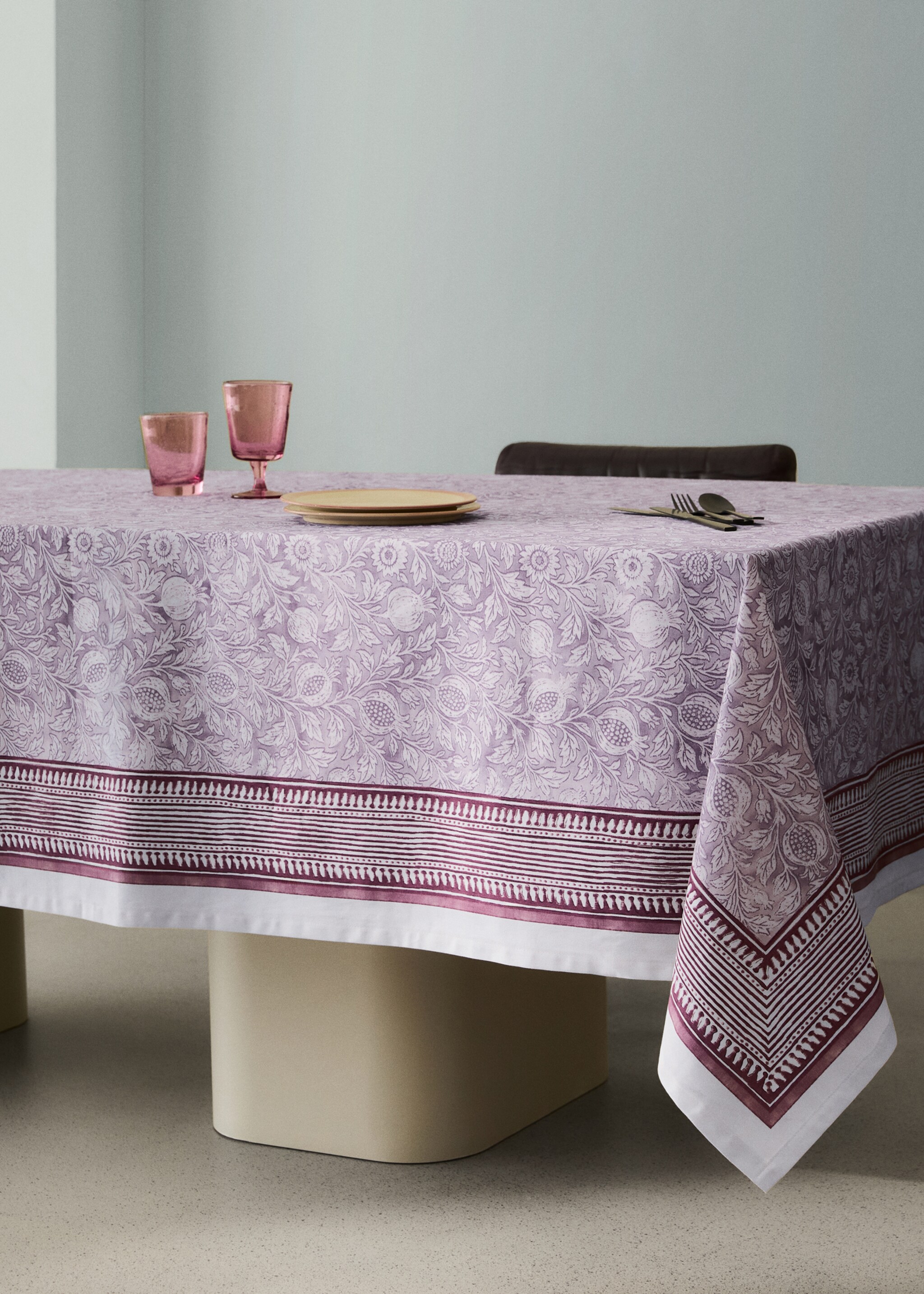 Blockprint style cotton tablecloth for 6 to 8 guests - General plane, Lilac. Ref: 27011565-00.