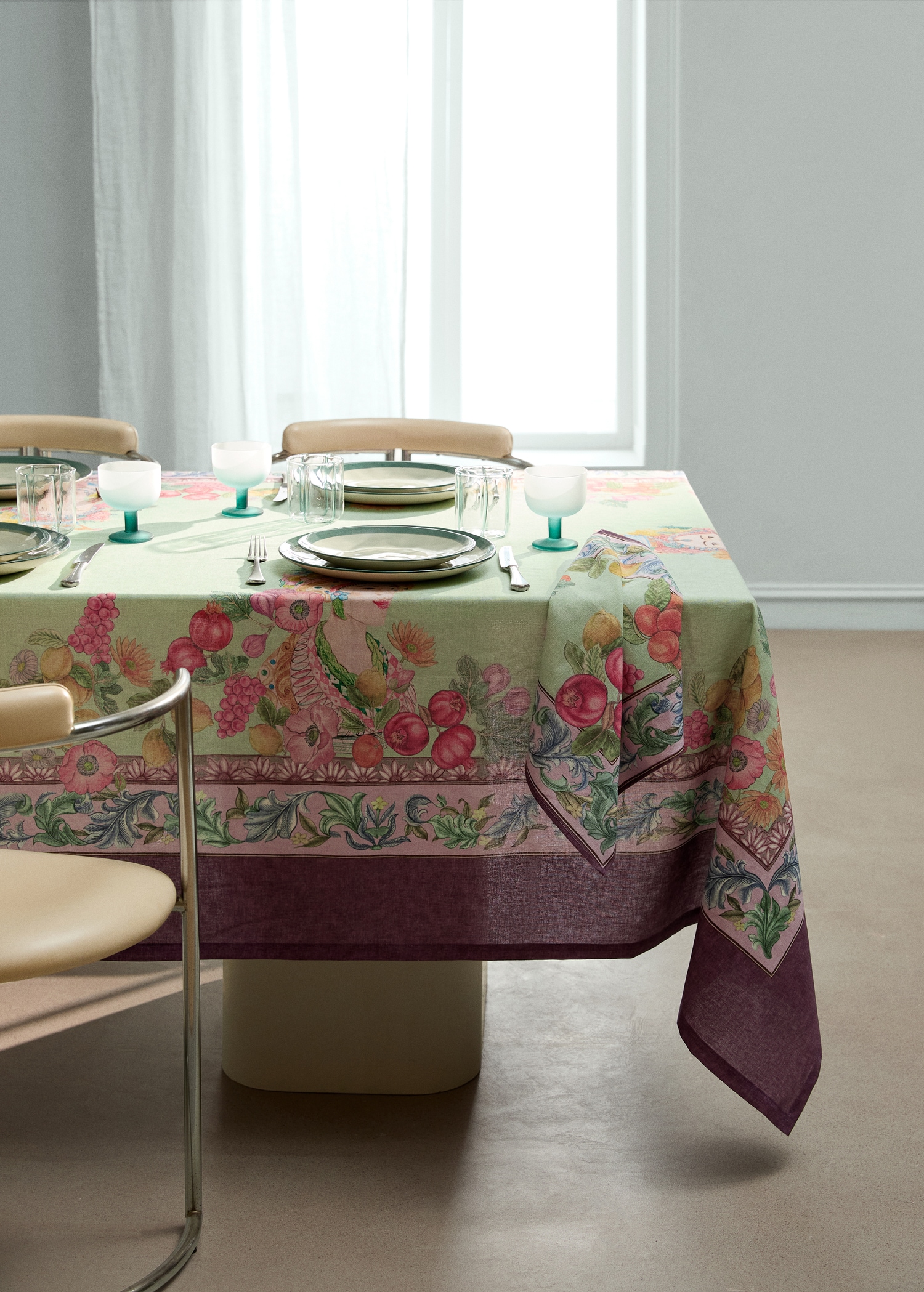 Fruit print cotton-linen tablecloth for 8 to 10 guests - General plane