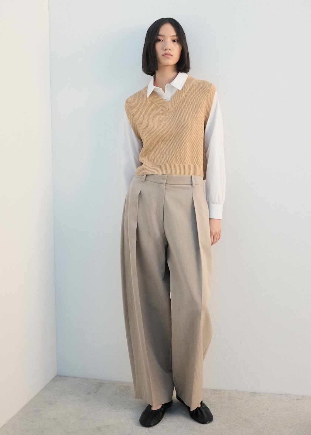 Mixed V-neck sweater - image 2