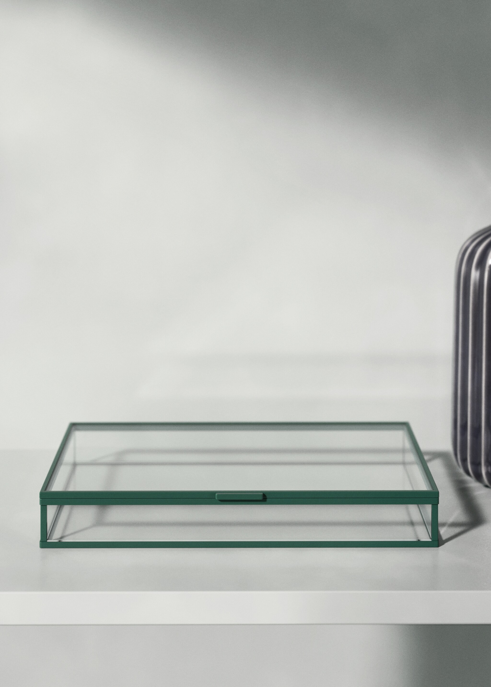 Medium-sized coloured glass box - General plane, Emerald Green. Ref: 27012914-00.