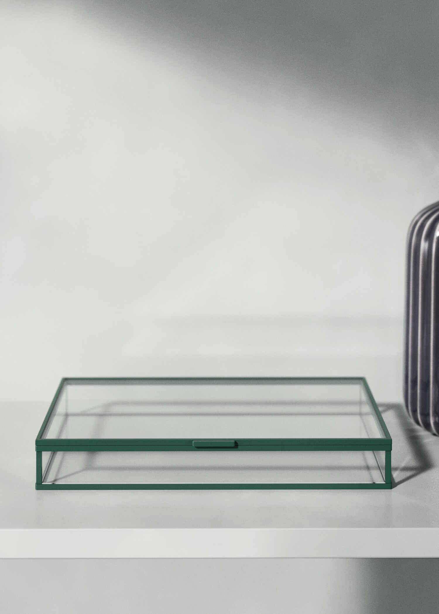 Medium-sized coloured glass box - General plane