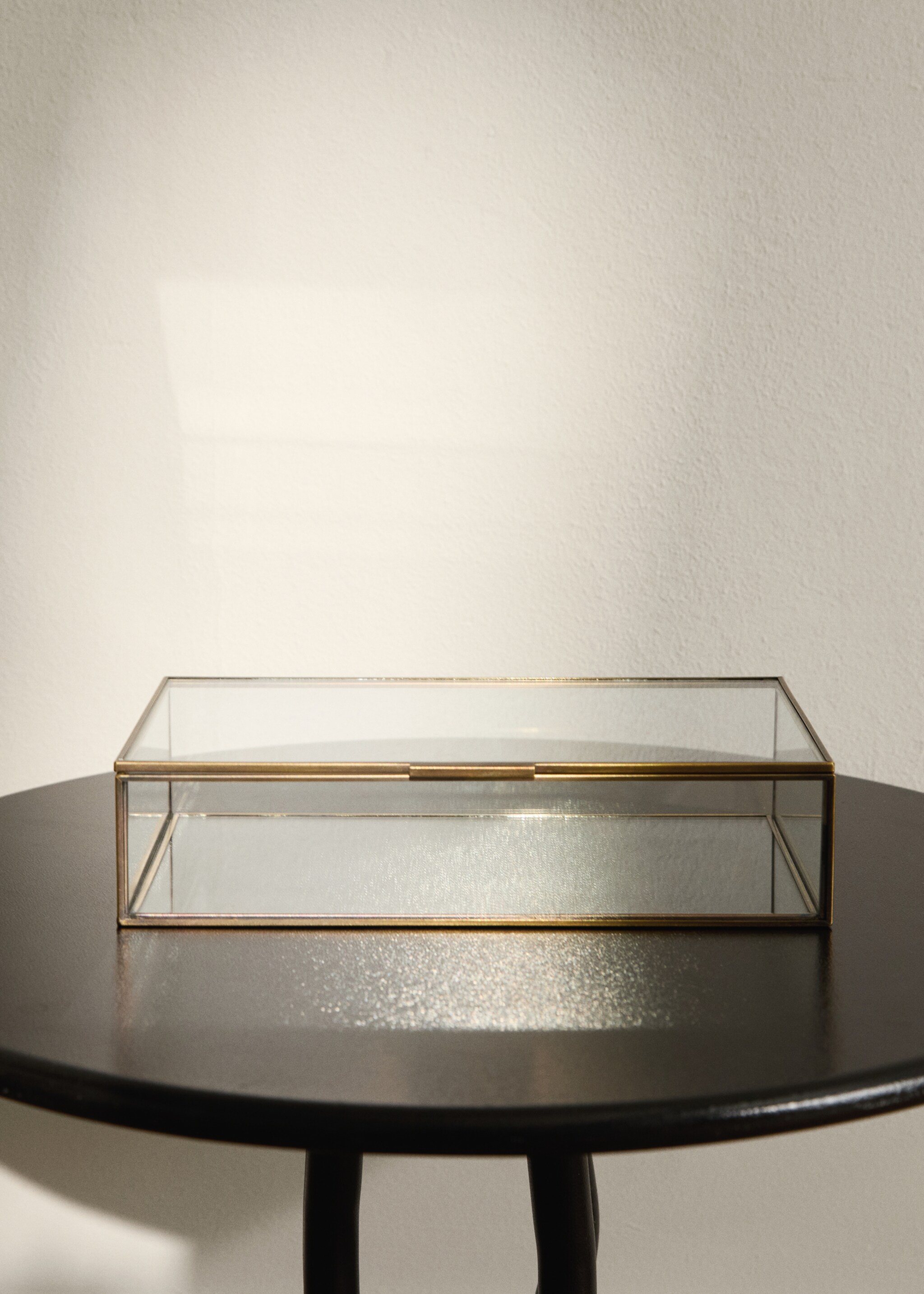 Medium box with metal profile - General plane, Gold. Ref: 27012915-00.