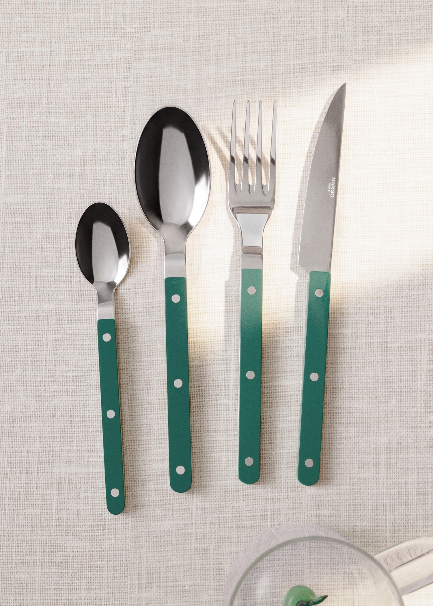 Stainless steel cutlery set with resin handles - General plane