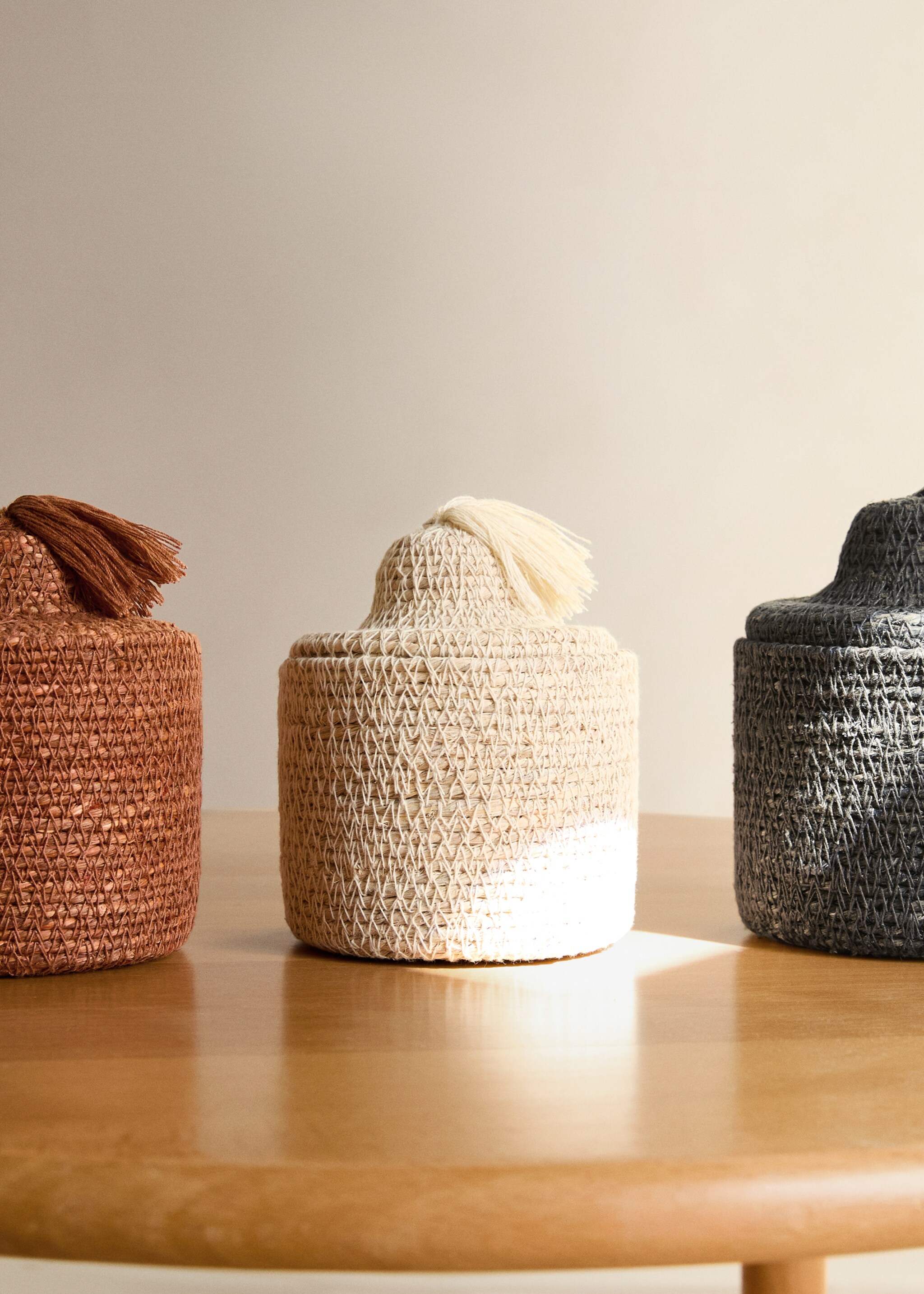 Basket with fringe detail - General plane, Ecru. Ref: 27013282-00.