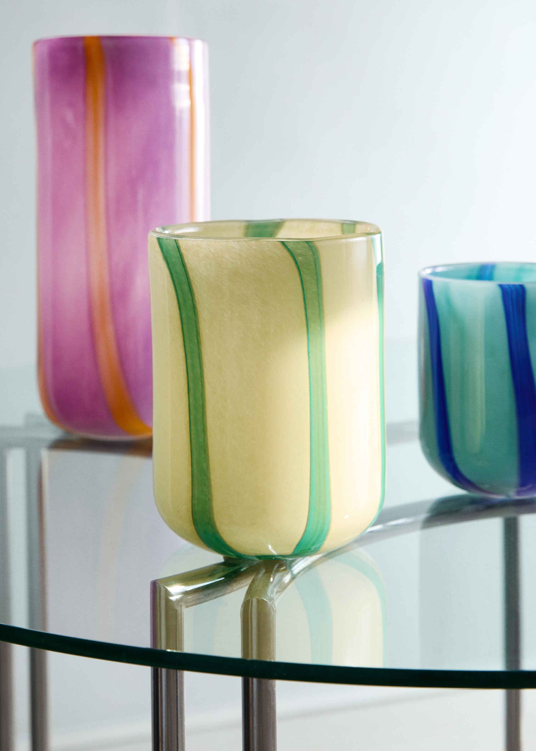 Medium-colored lined glass vase - General plane, Pastel Yellow. Ref: 27013309-00.