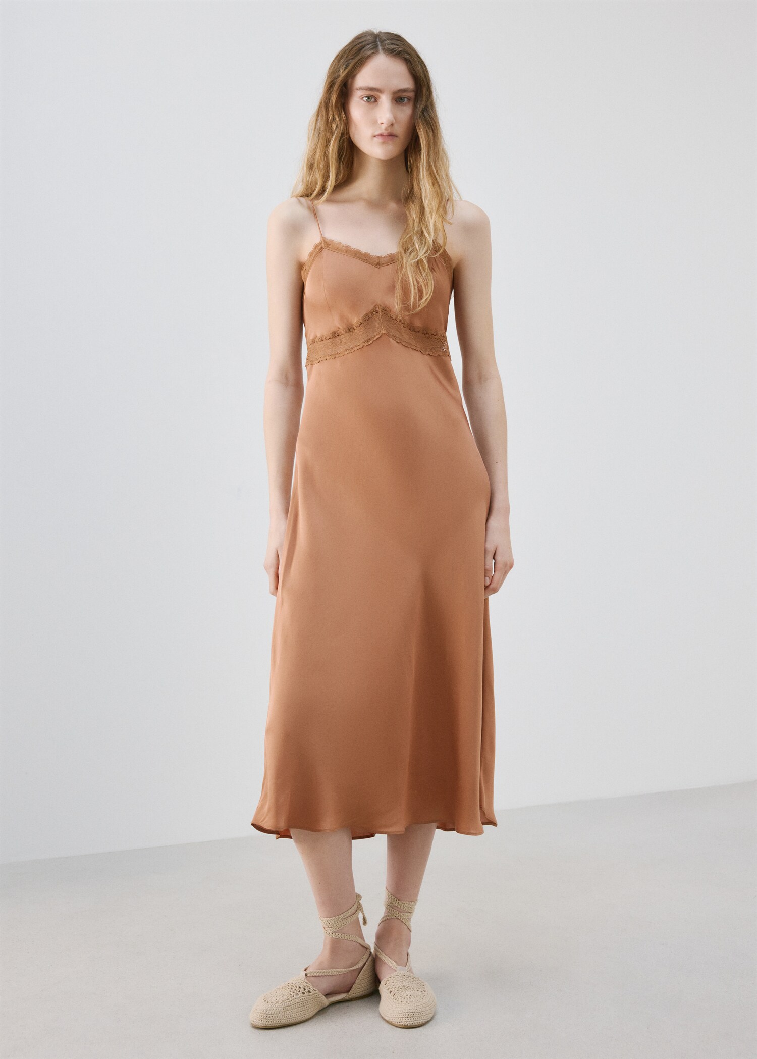 Satin nightgown with straps - General plane