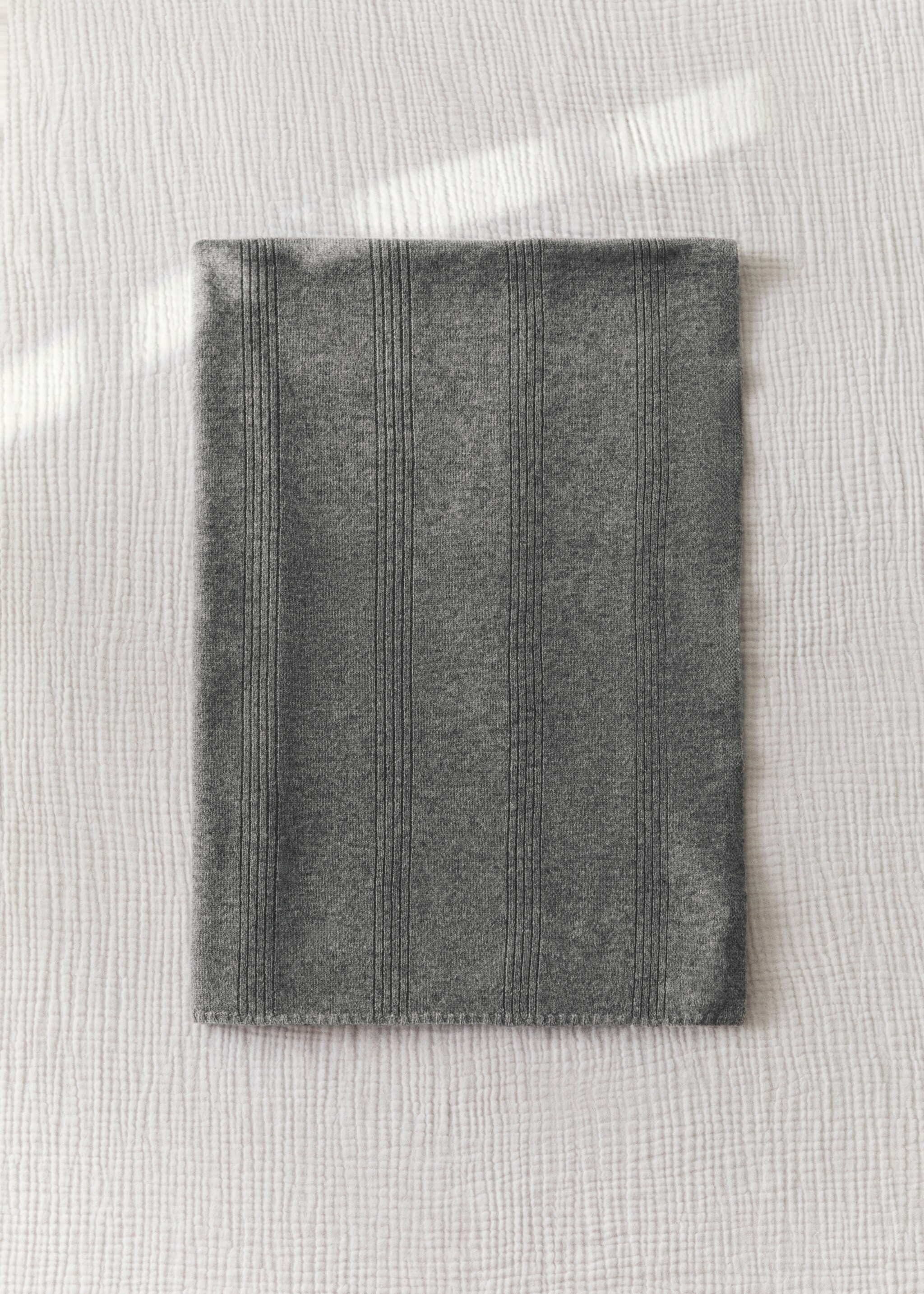 Children's cashmere throw - General plane, Grey. Ref: 27013332-00.