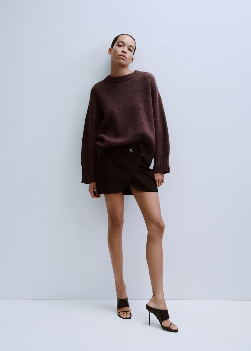 Round-neck knitted sweater - image 2