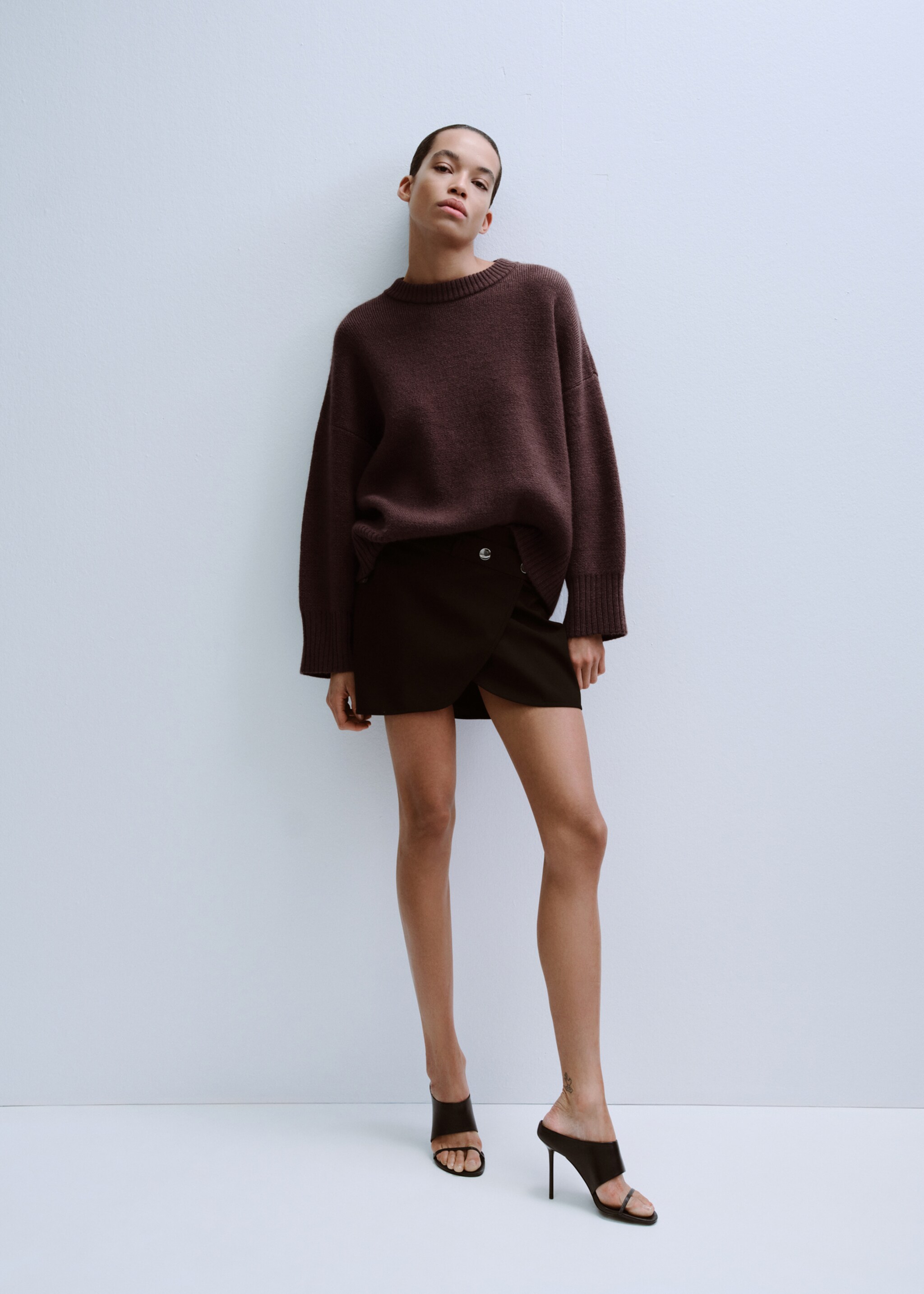 Round-neck knitted sweater - General plane, Wine. Ref: 27013343-00.
