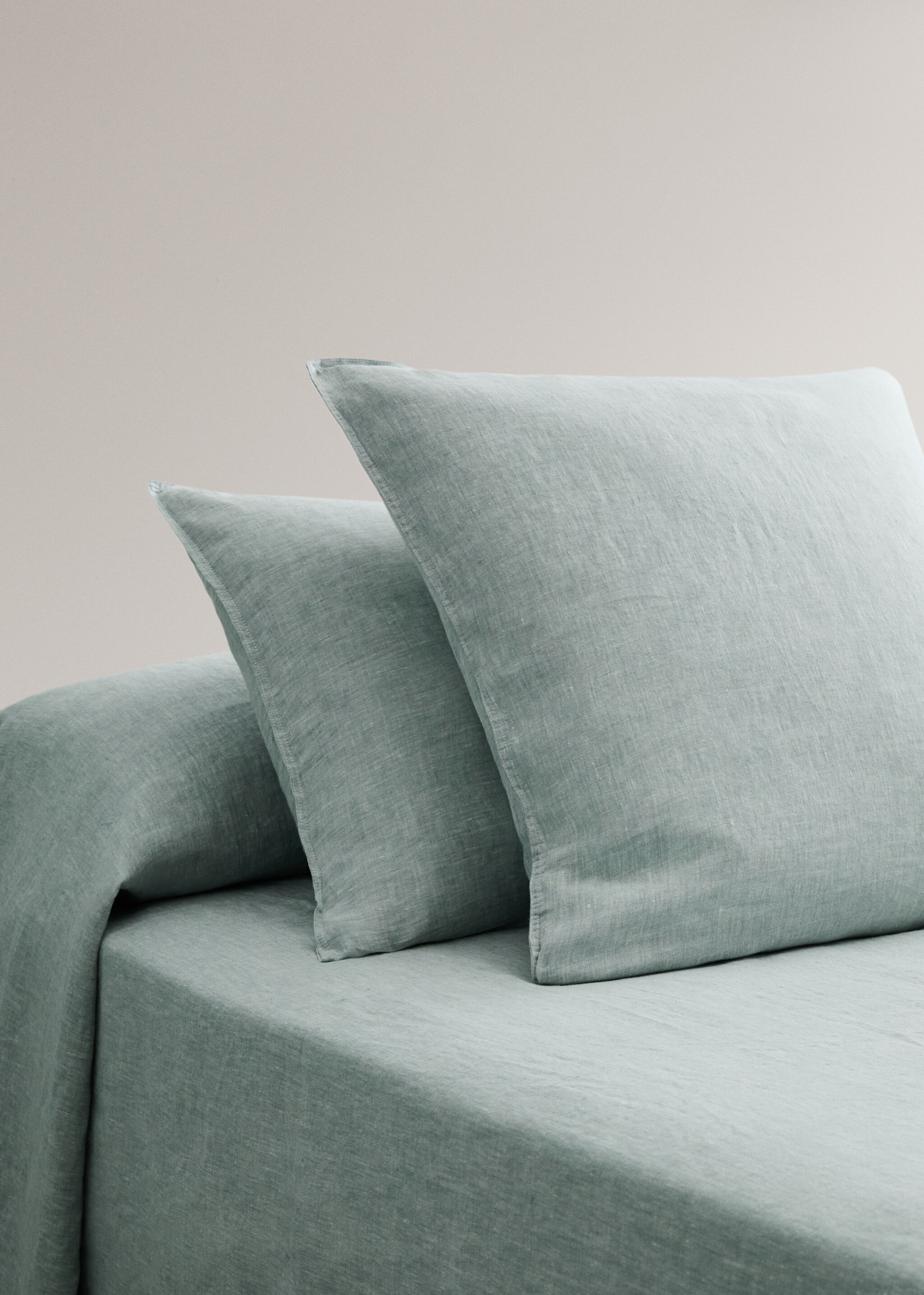 Two 100% linen melange pillowcases 60x60 cm - General plane, Pastel Green. Ref: 27013741-00.