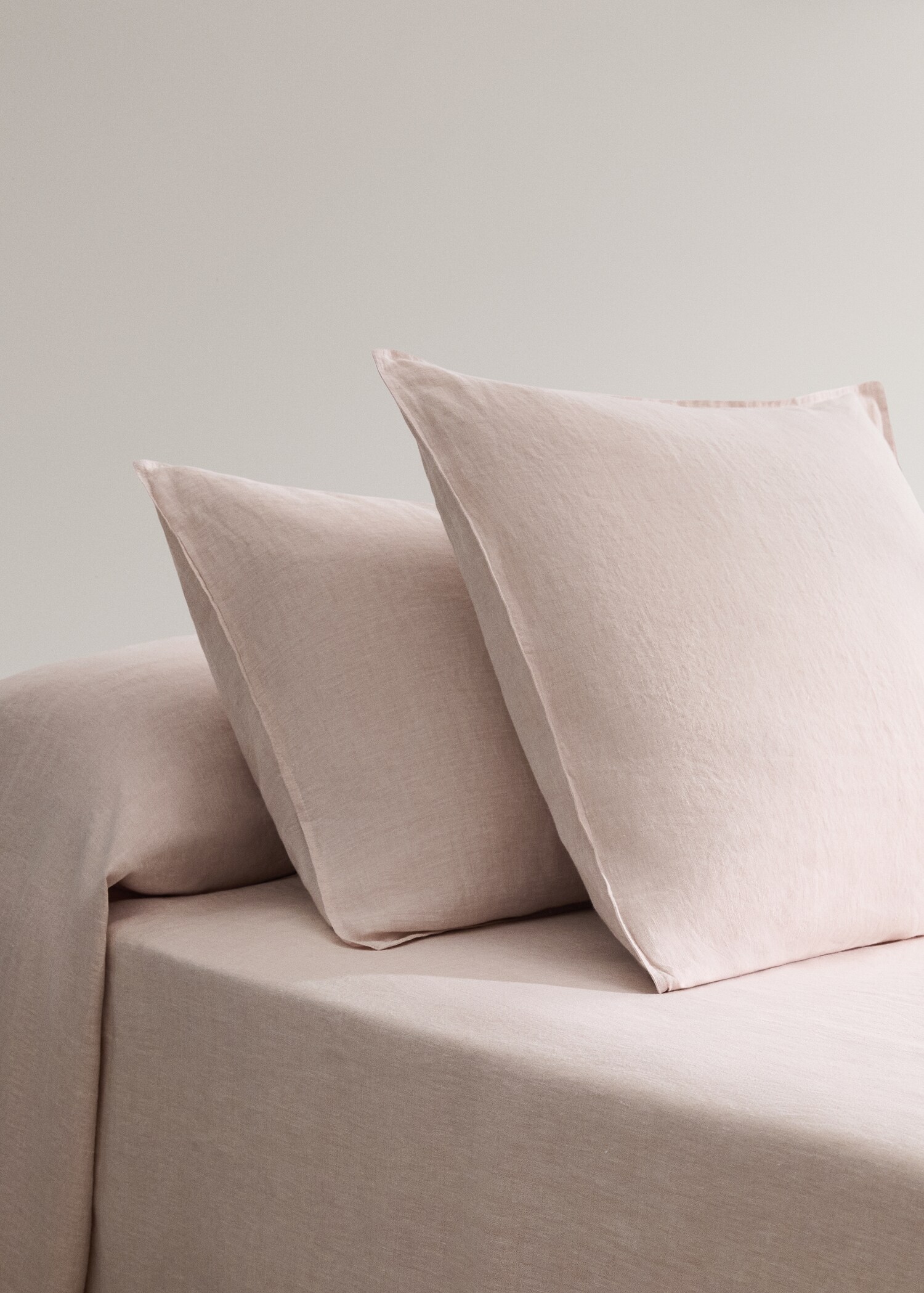 Two 100% linen melange pillowcases 60x60 cm - General plane