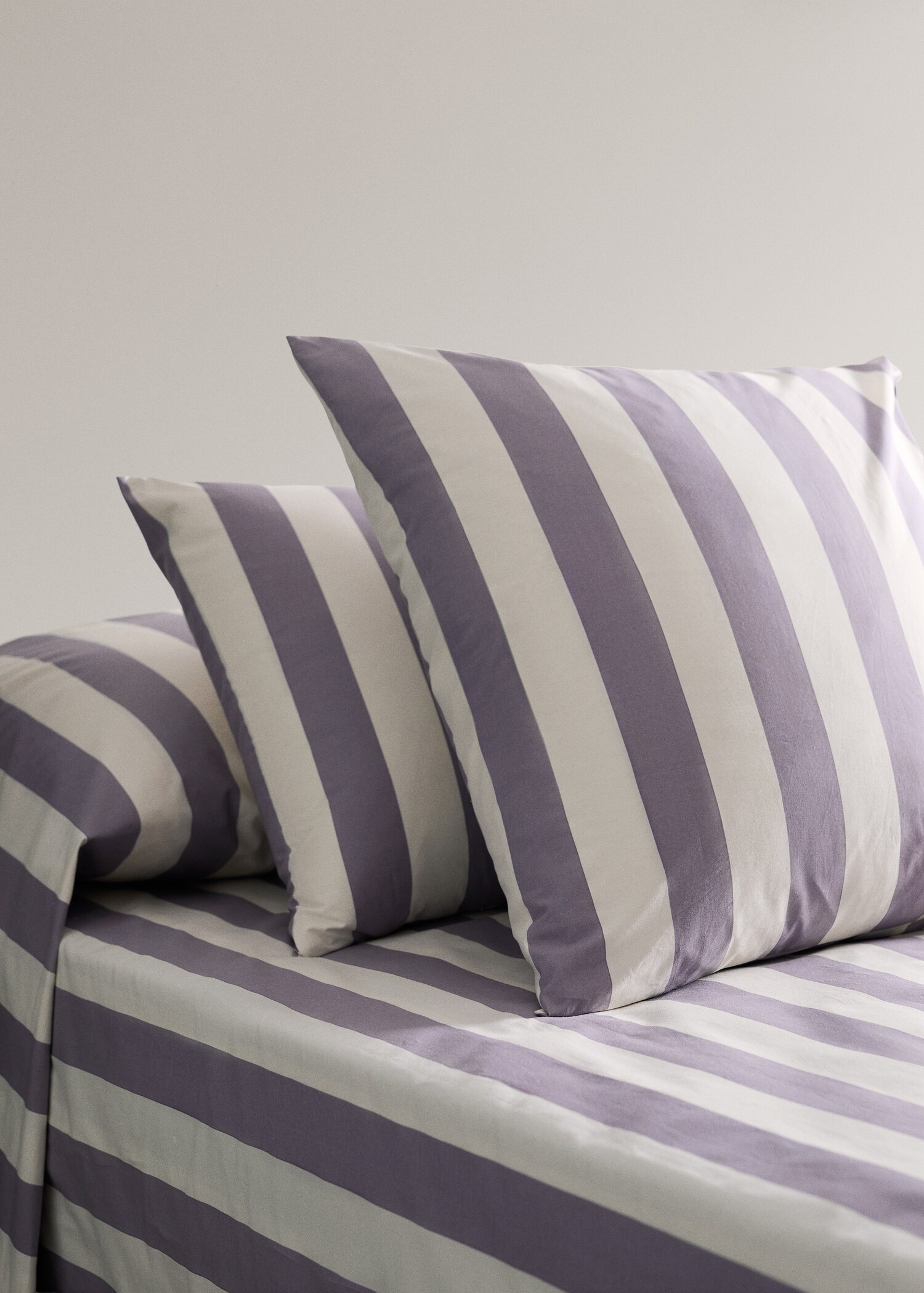Percale cotton pillowcase, 200 thread count, striped print, 45x110 cm - General plane