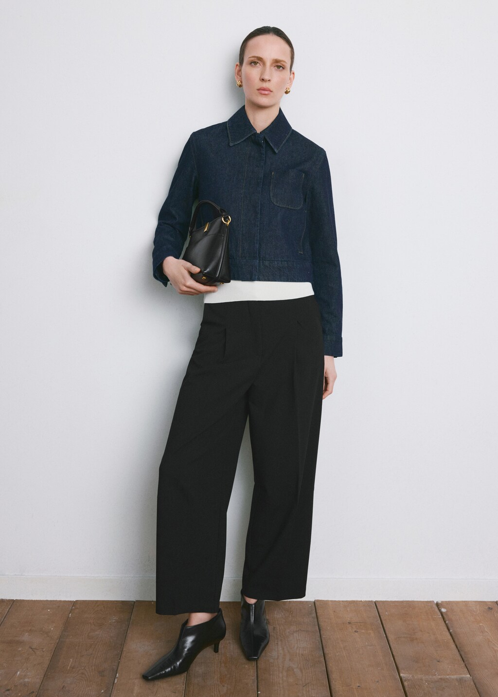 Straight-fit pleated pants - image 2