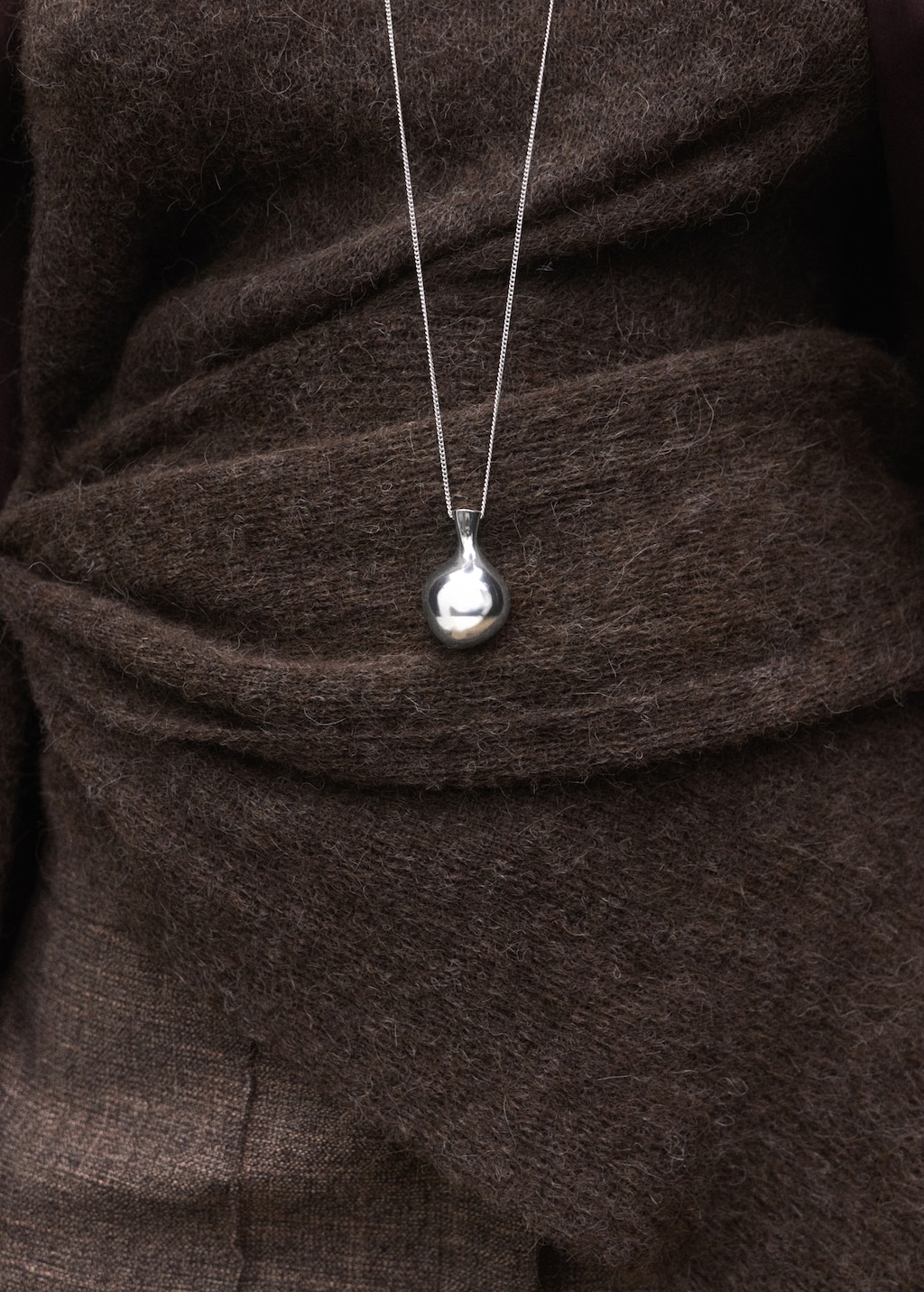 Sphere pendant necklace