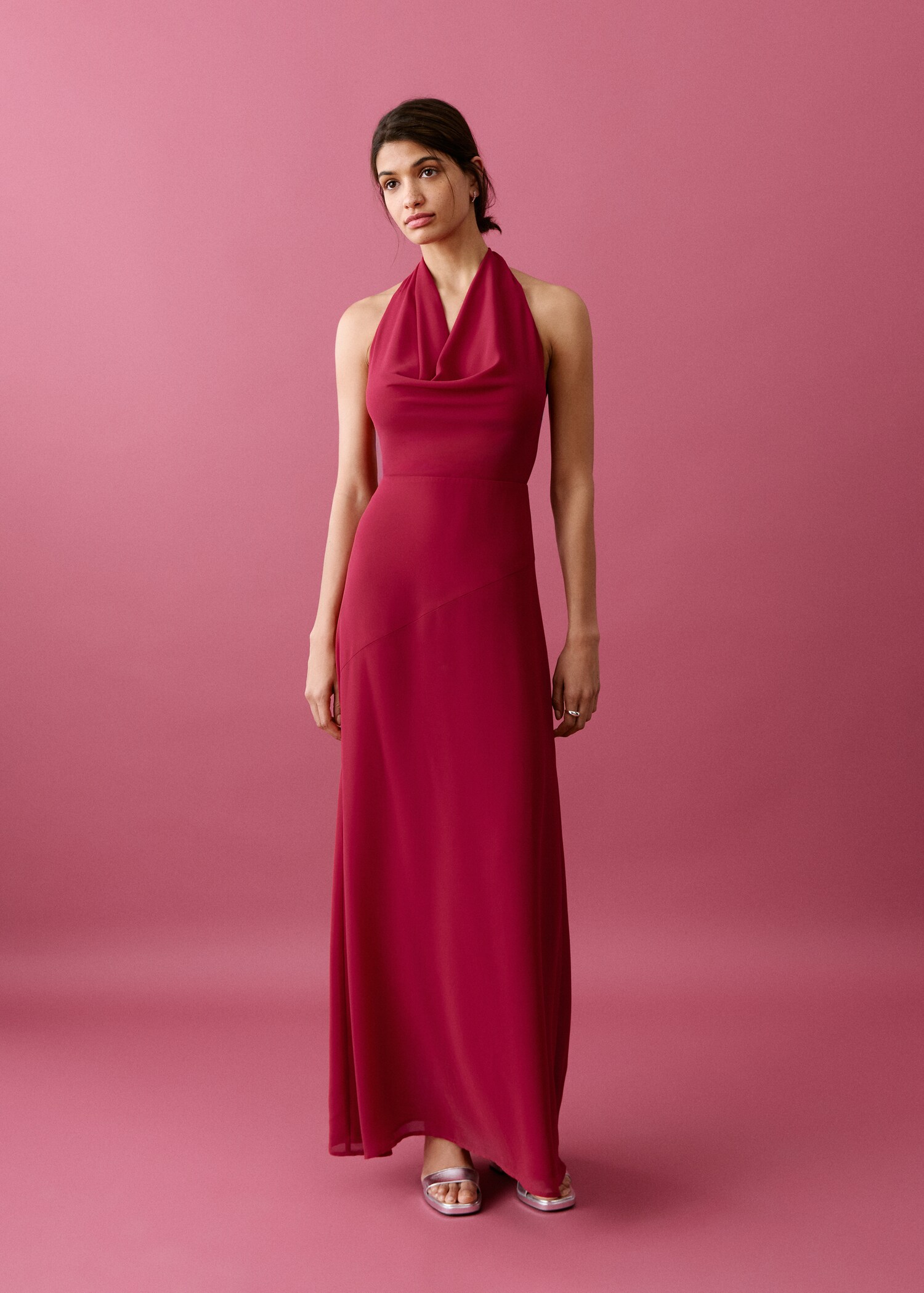 Rückenfreies Neckholder-Kleid - Allgemeine Ansicht