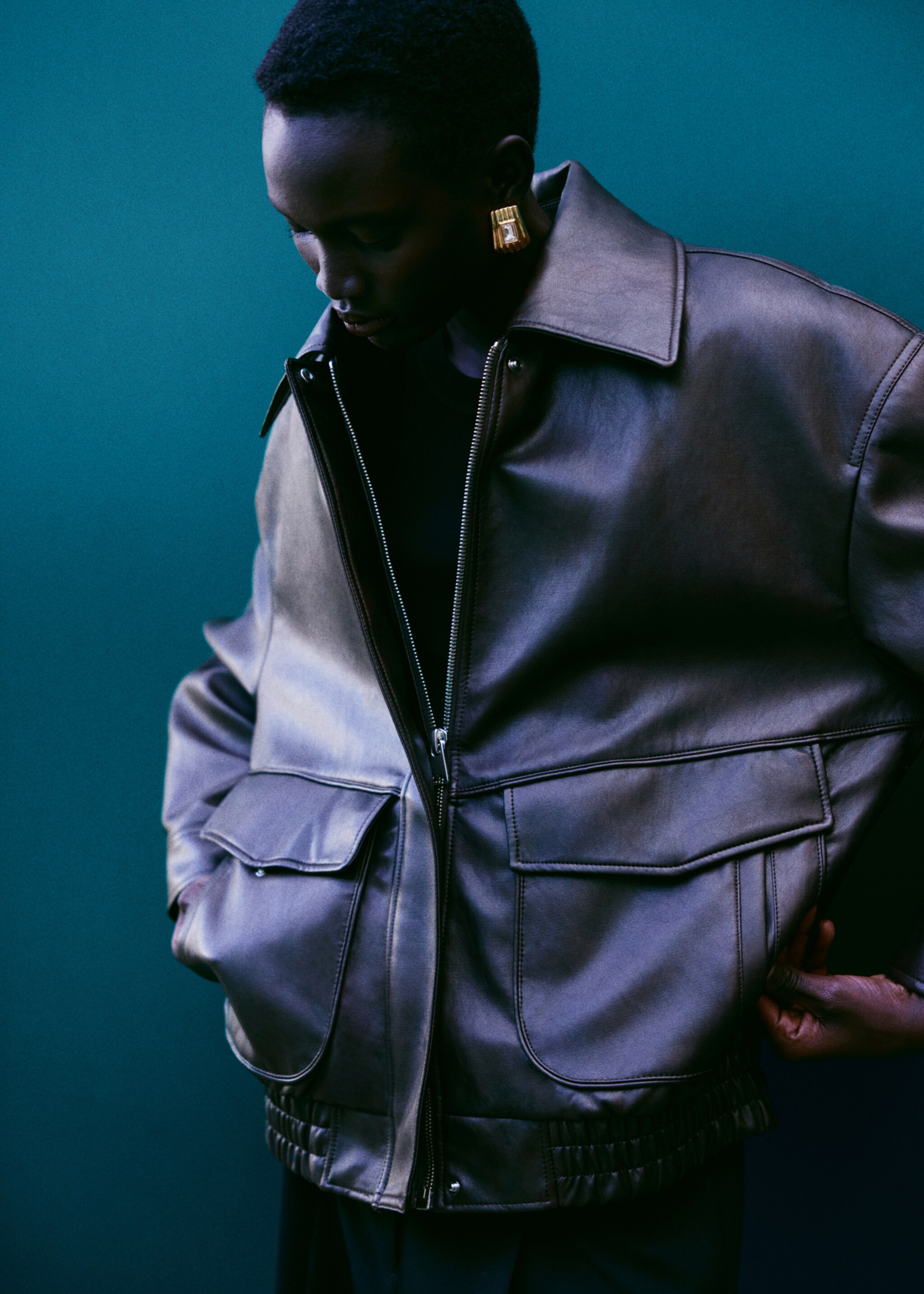 أقراط بارزة مدمجة - رؤية عامة, ذهبي. Ref: 27021227-00.