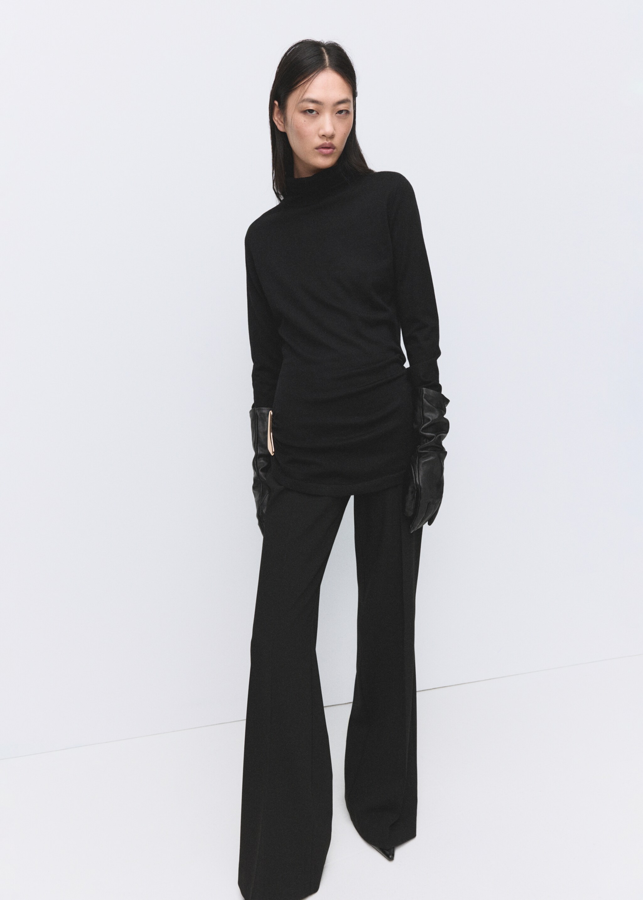 Turtleneck sweater with brooch - General plane, Black. Ref: 27021273-00.