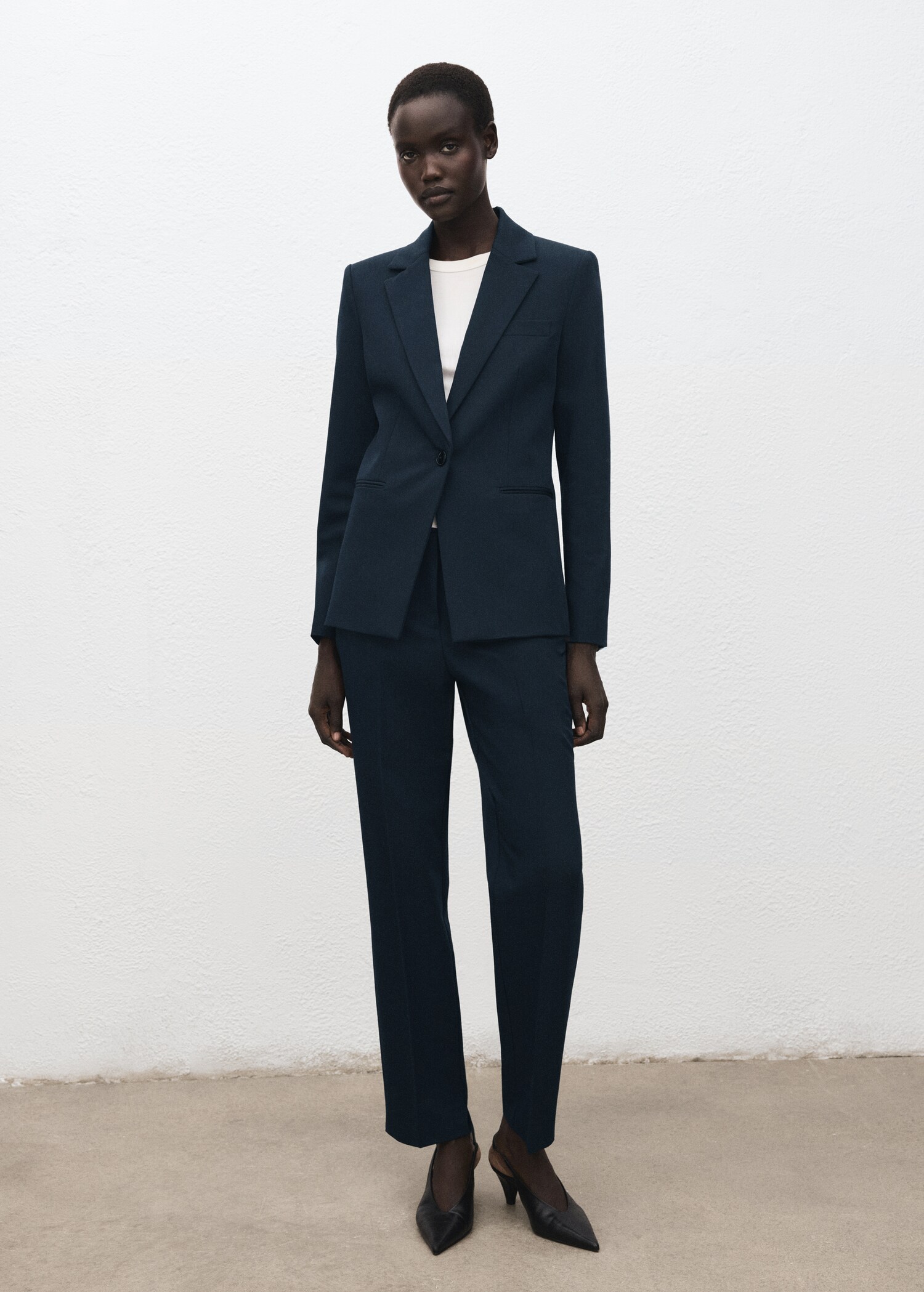 Straight suit trousers - General plane