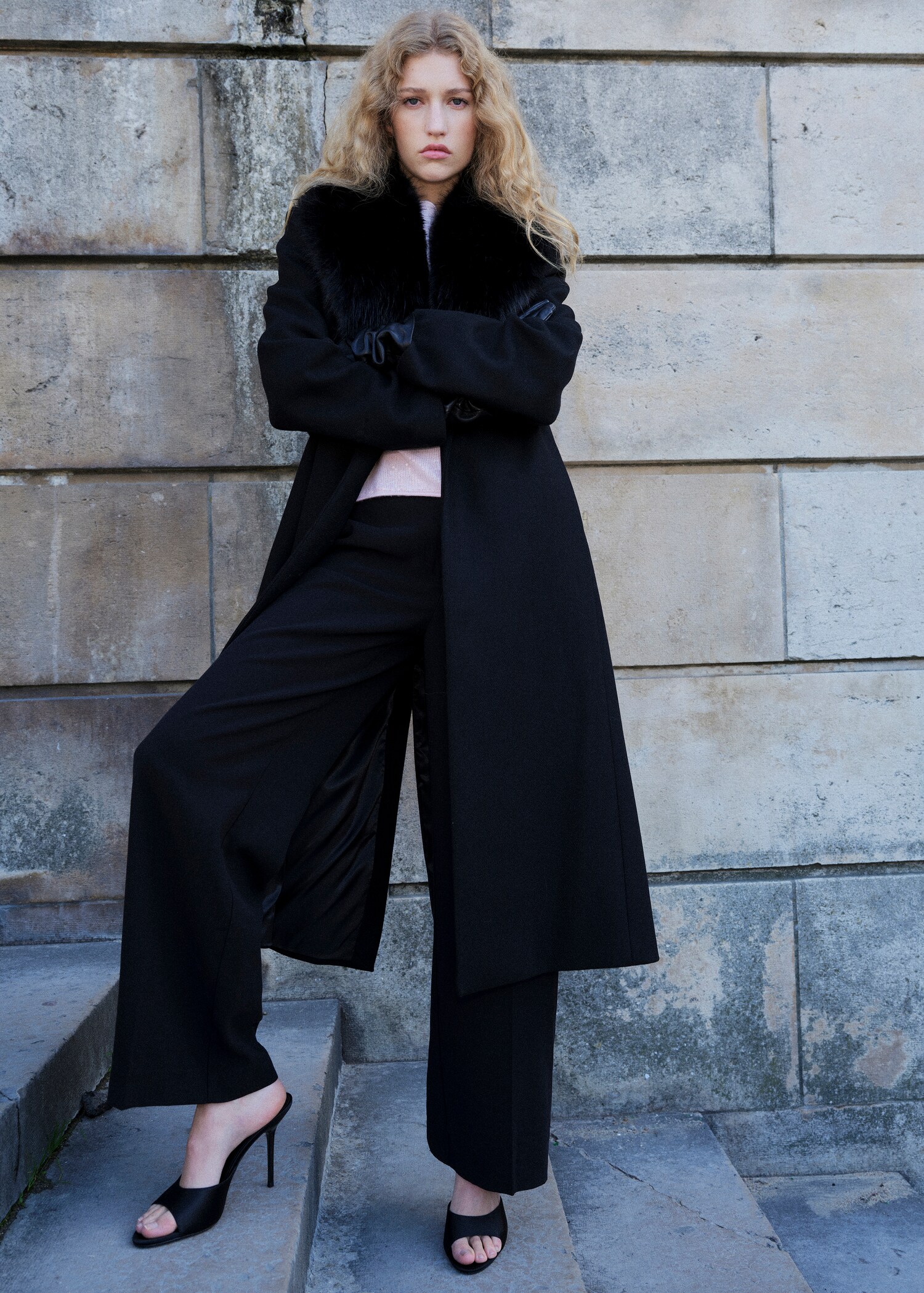 Manteco Wollmantel mit Fellkragen - Allgemeine Ansicht