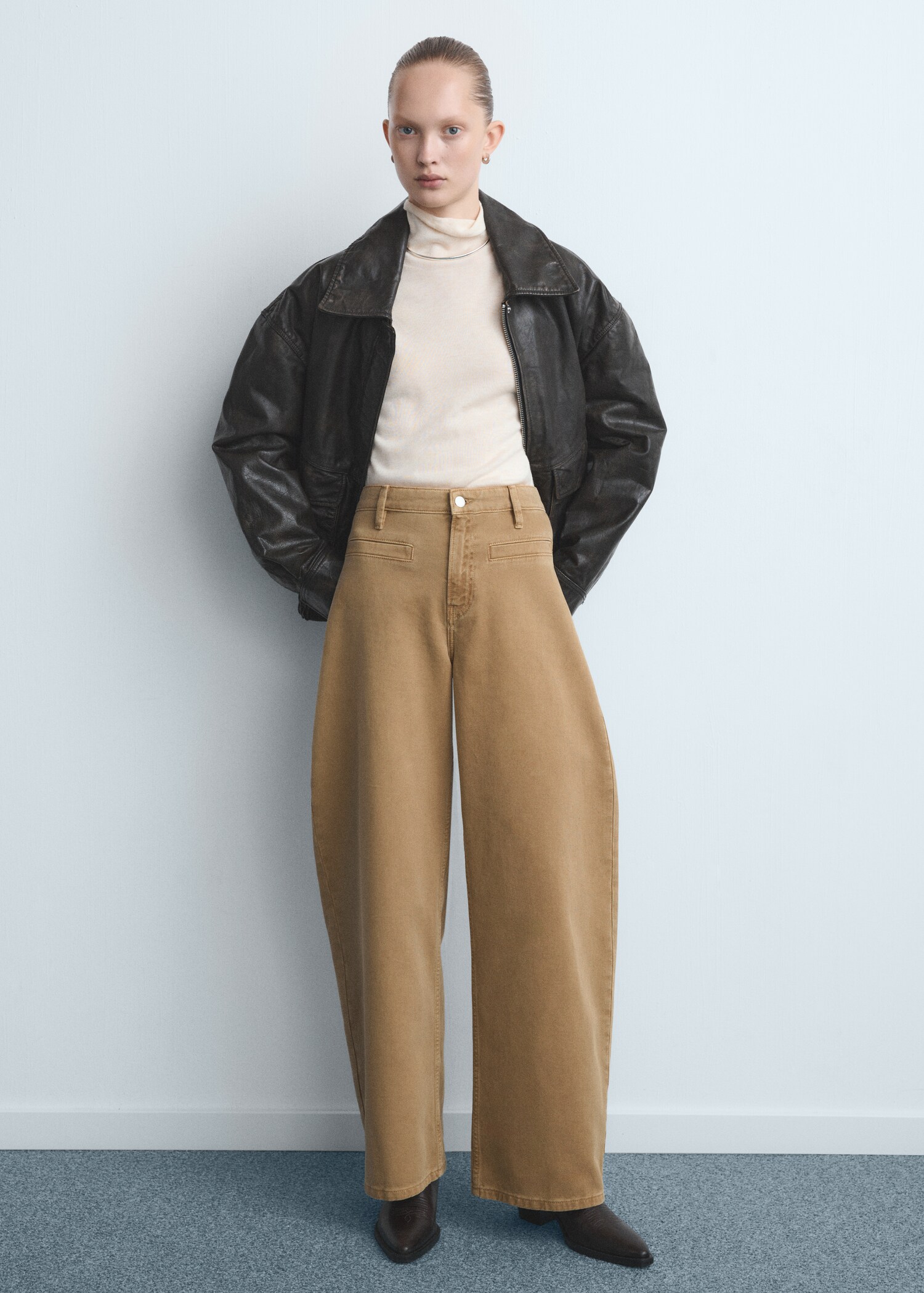 Balloon jeans with welt pockets - General plane