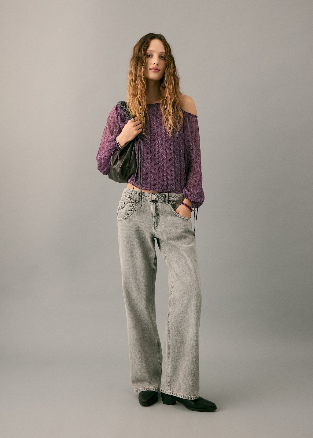 Printed blouse with cut-out