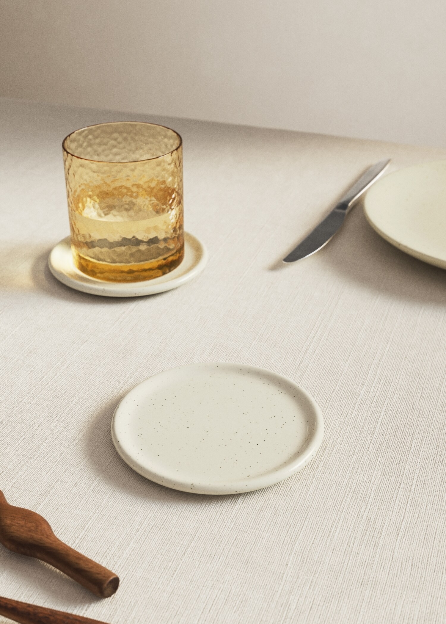 Stoneware coasters with spots - General plane