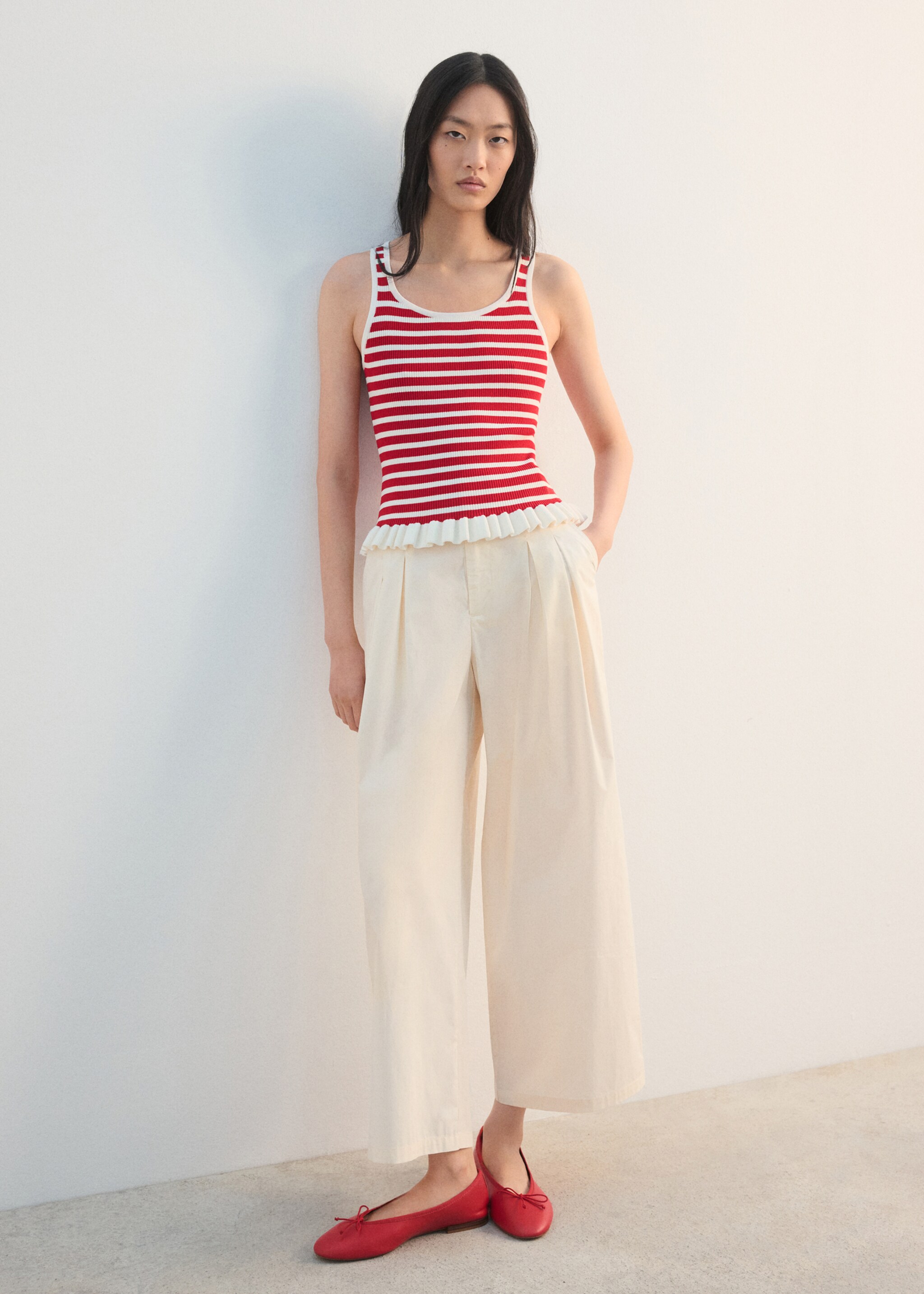 Pleat detailed top - General plane, Red. Ref: 27022541-00.