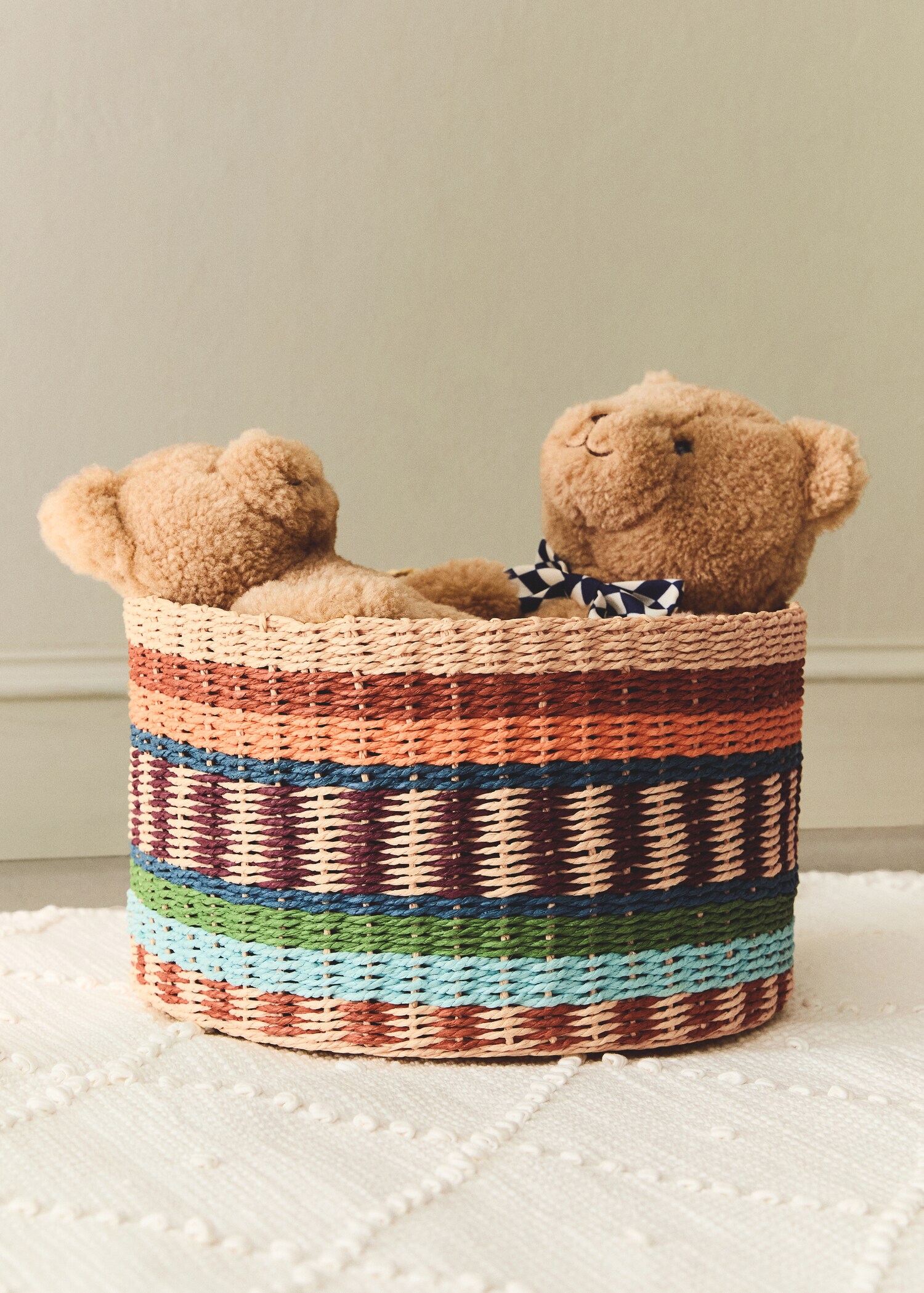 Grand panier circulaire avec imprimé coloré - Plan général