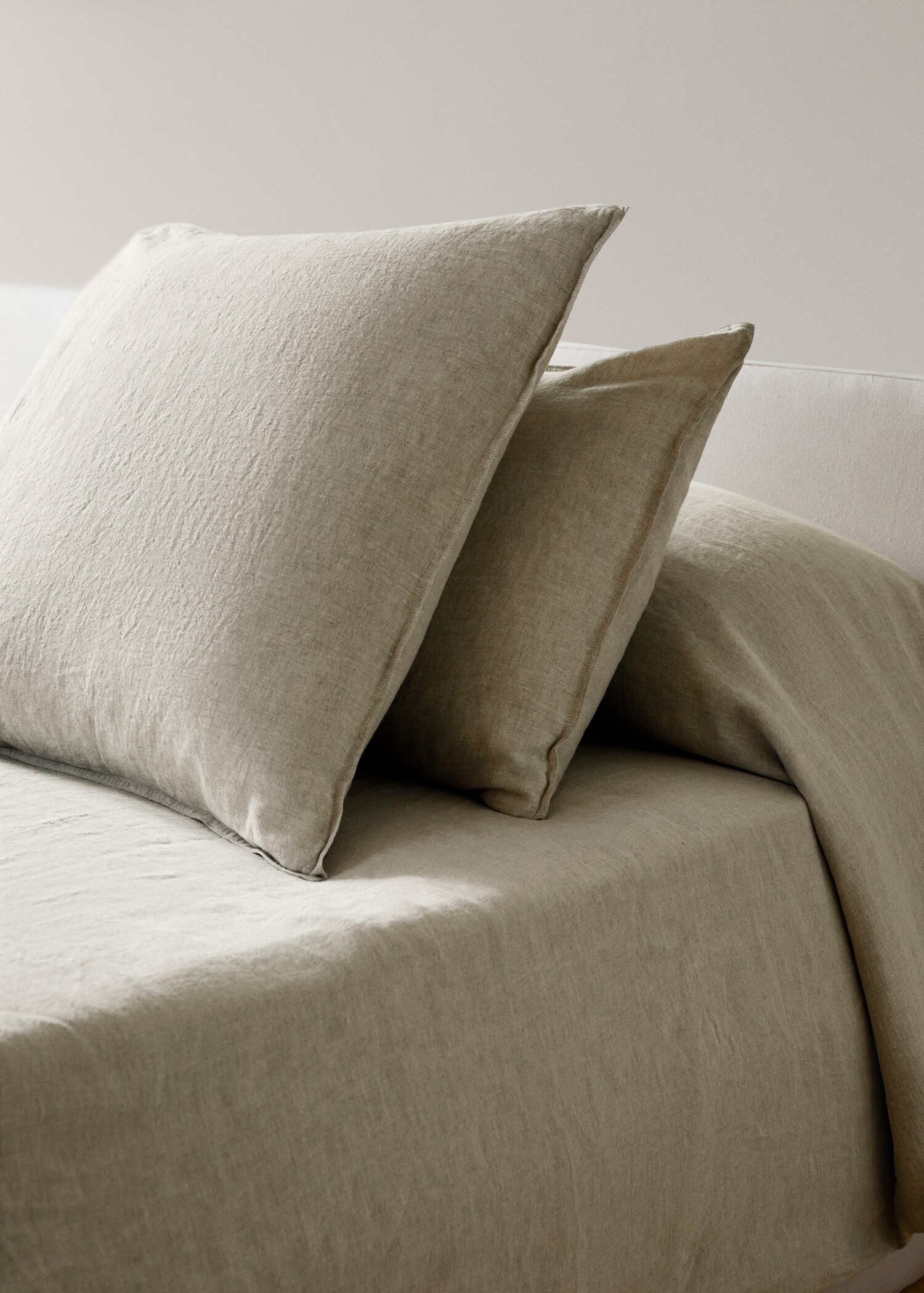 Dvě povlaky na polštáře z praného lnu 60x60 cm - Celkový náhled