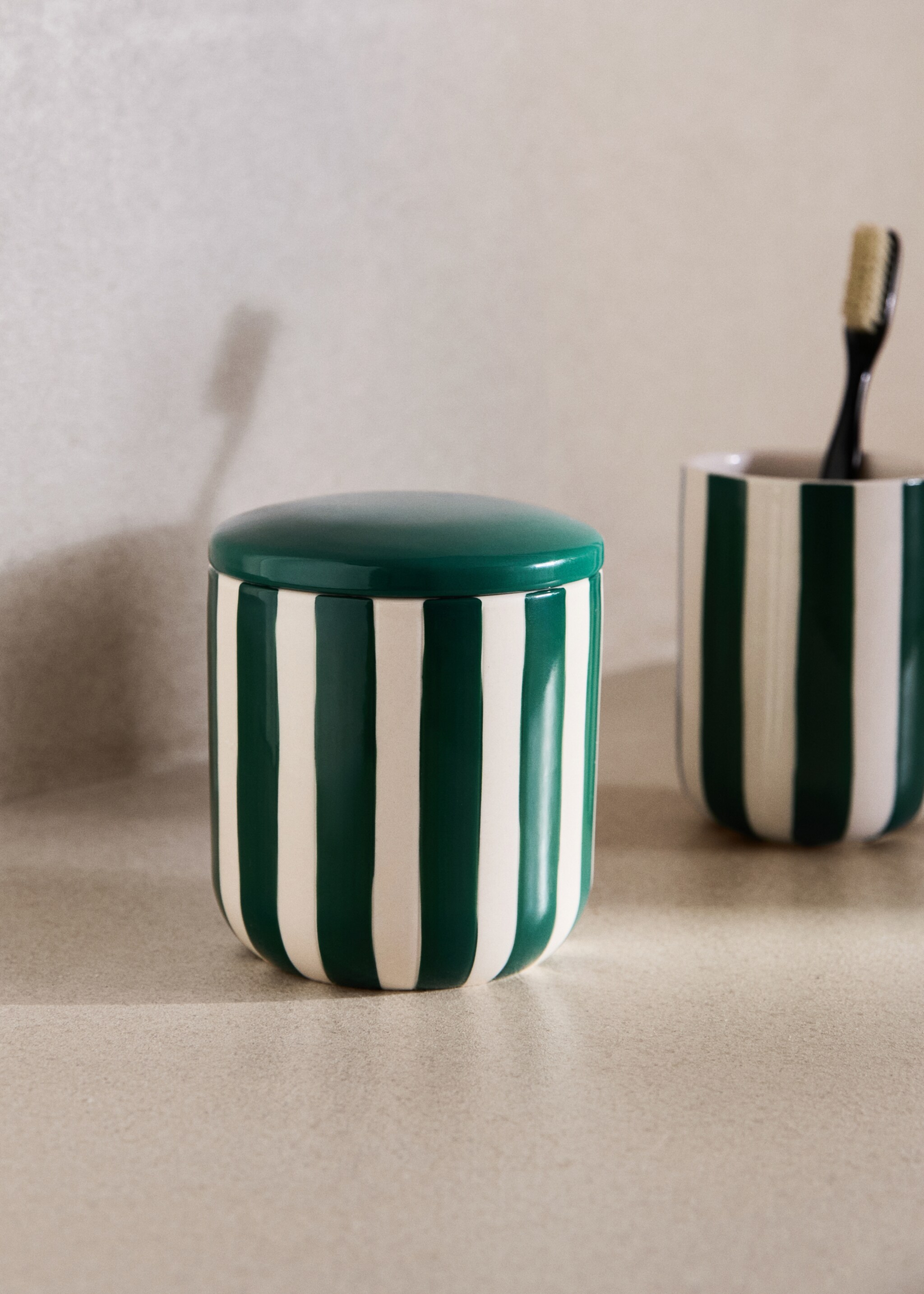 Ceramic bathroom jar with hand-painted stripes - General plane, Dark Green. Ref: 27023286-00.