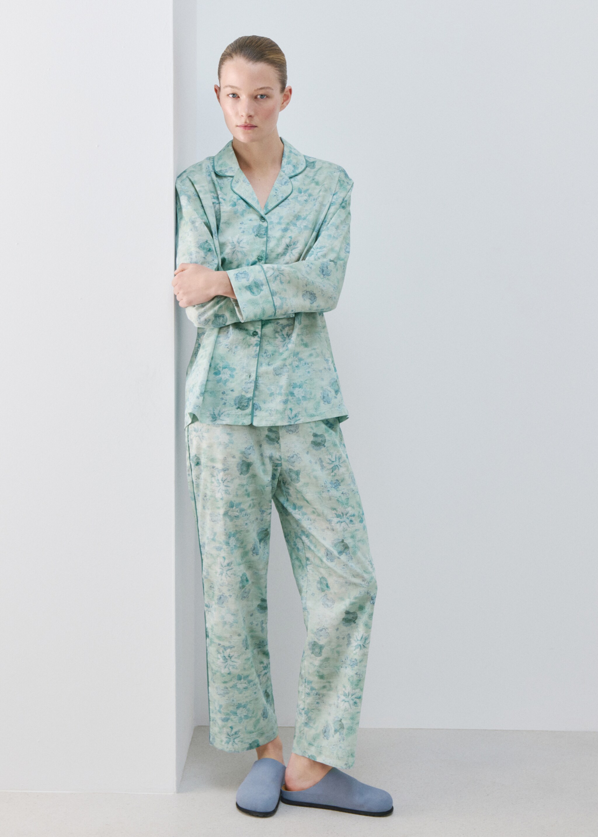 Printed trousers with piping - General plane, Mint Green. Ref: 27023324-00.