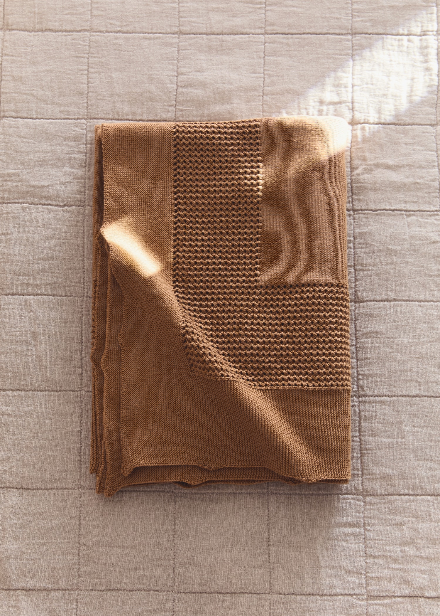 Cotton openwork baby blanket - General plane